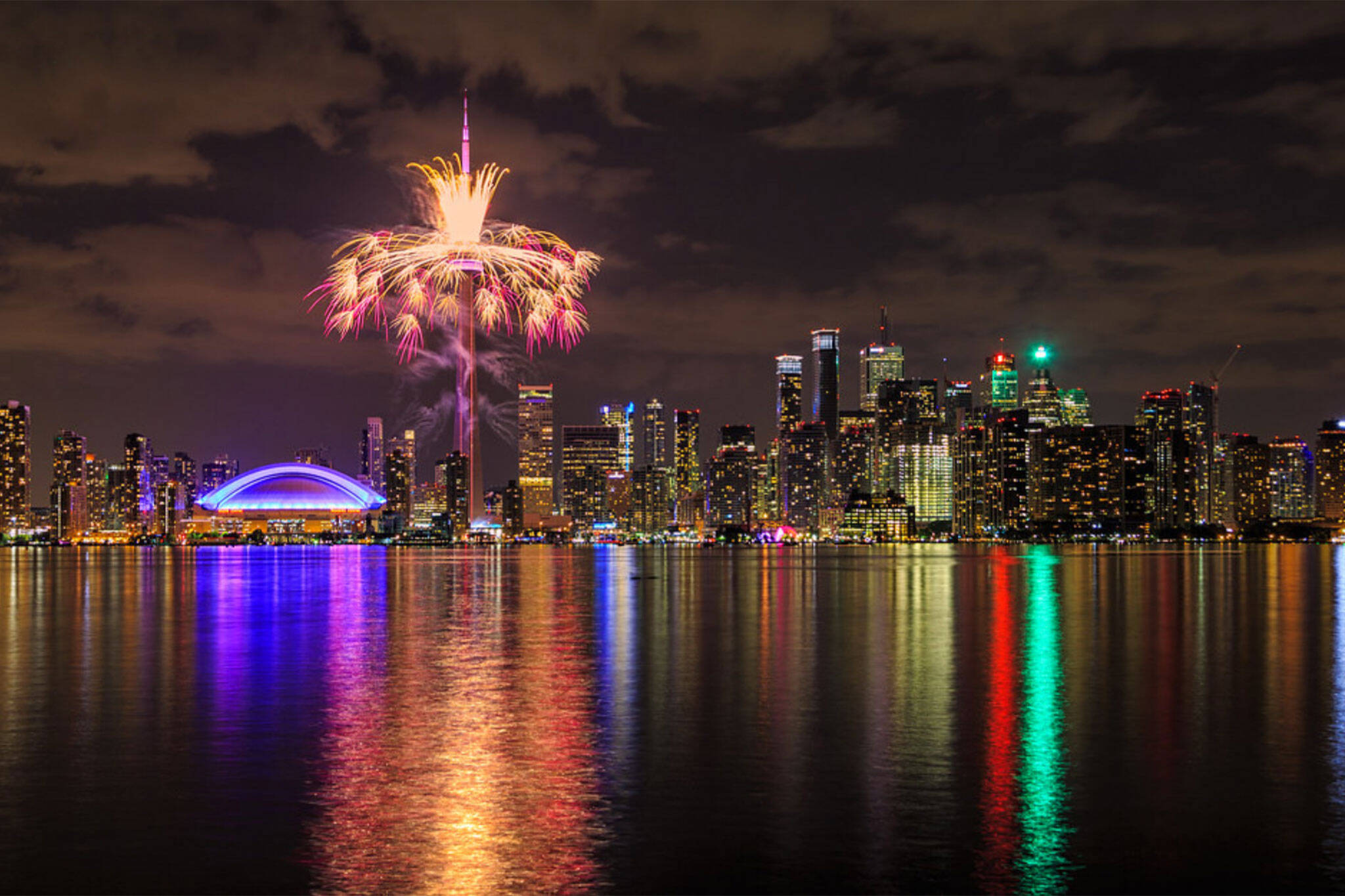 fireworks toronto new years eve 2023