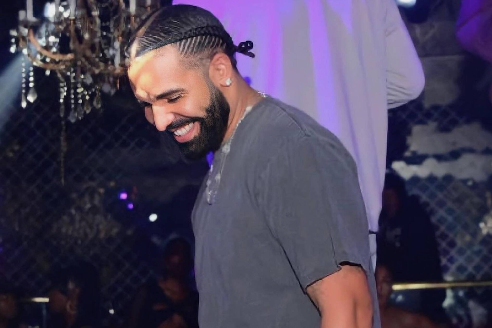 Someone used AI to make Drake sing a totally unexpected song