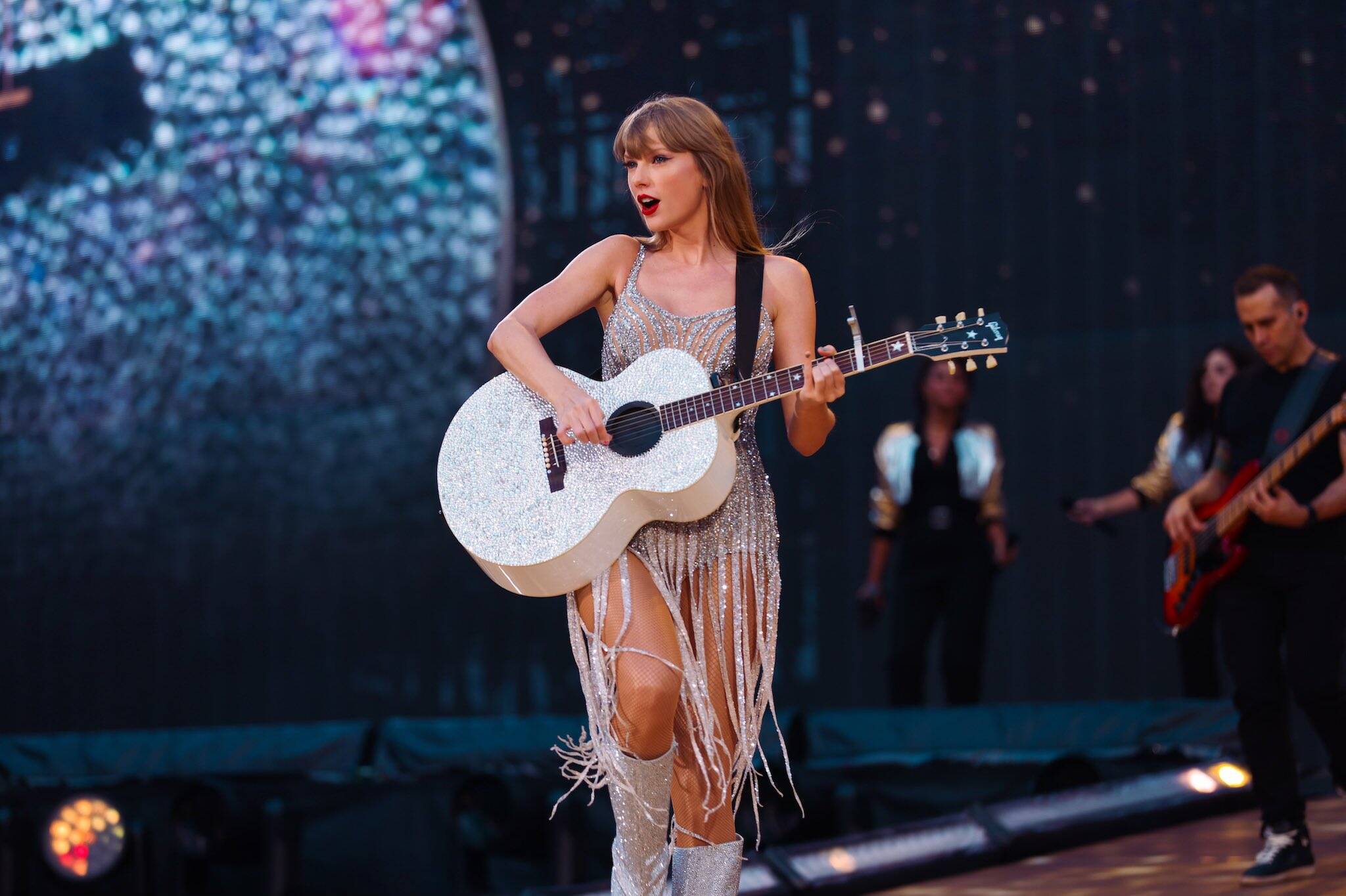 Taylor Swift leaves Canada out of international tour dates and fans are
