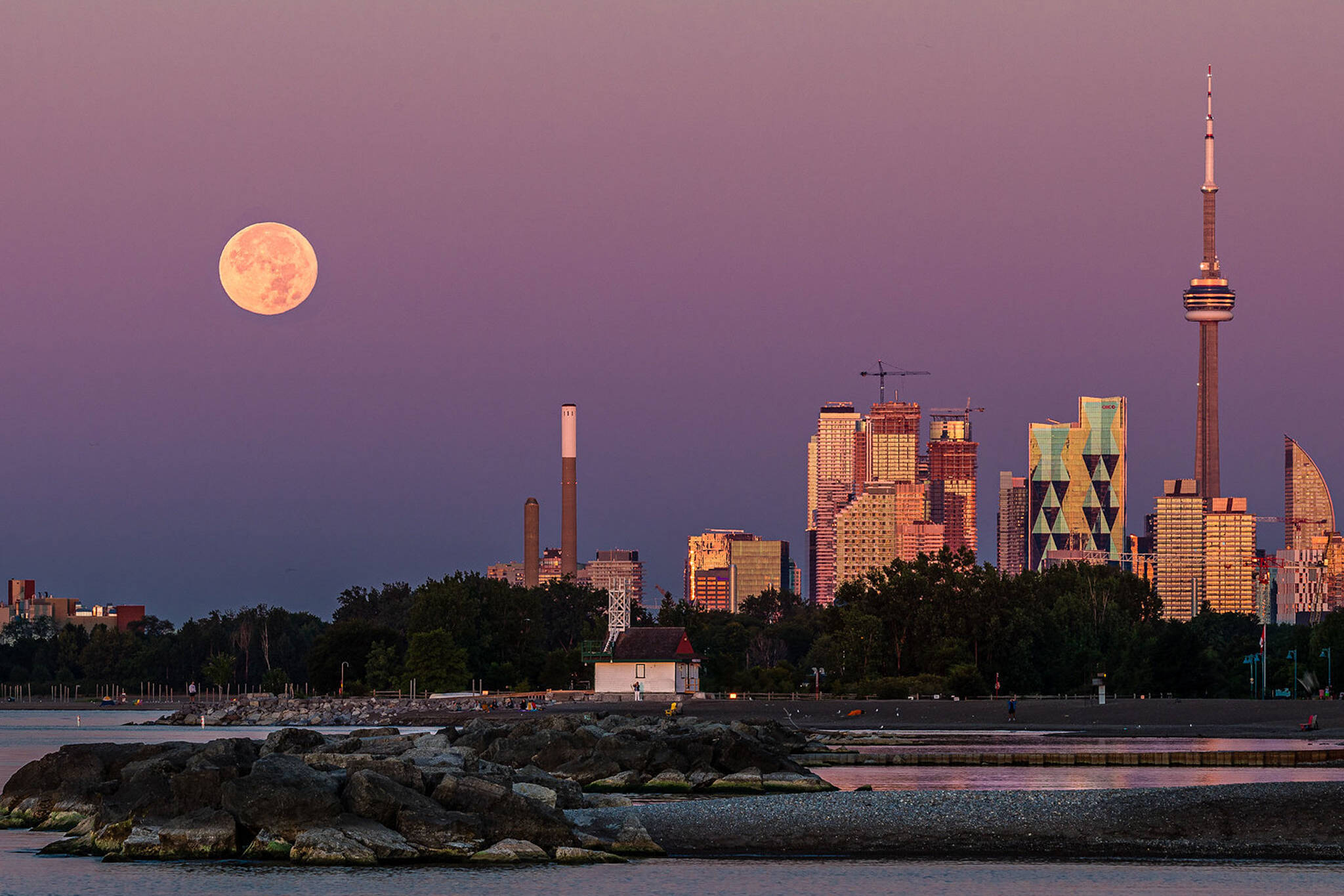 Toronto to witness rare blue supermoon and it won't happen again until 2037
