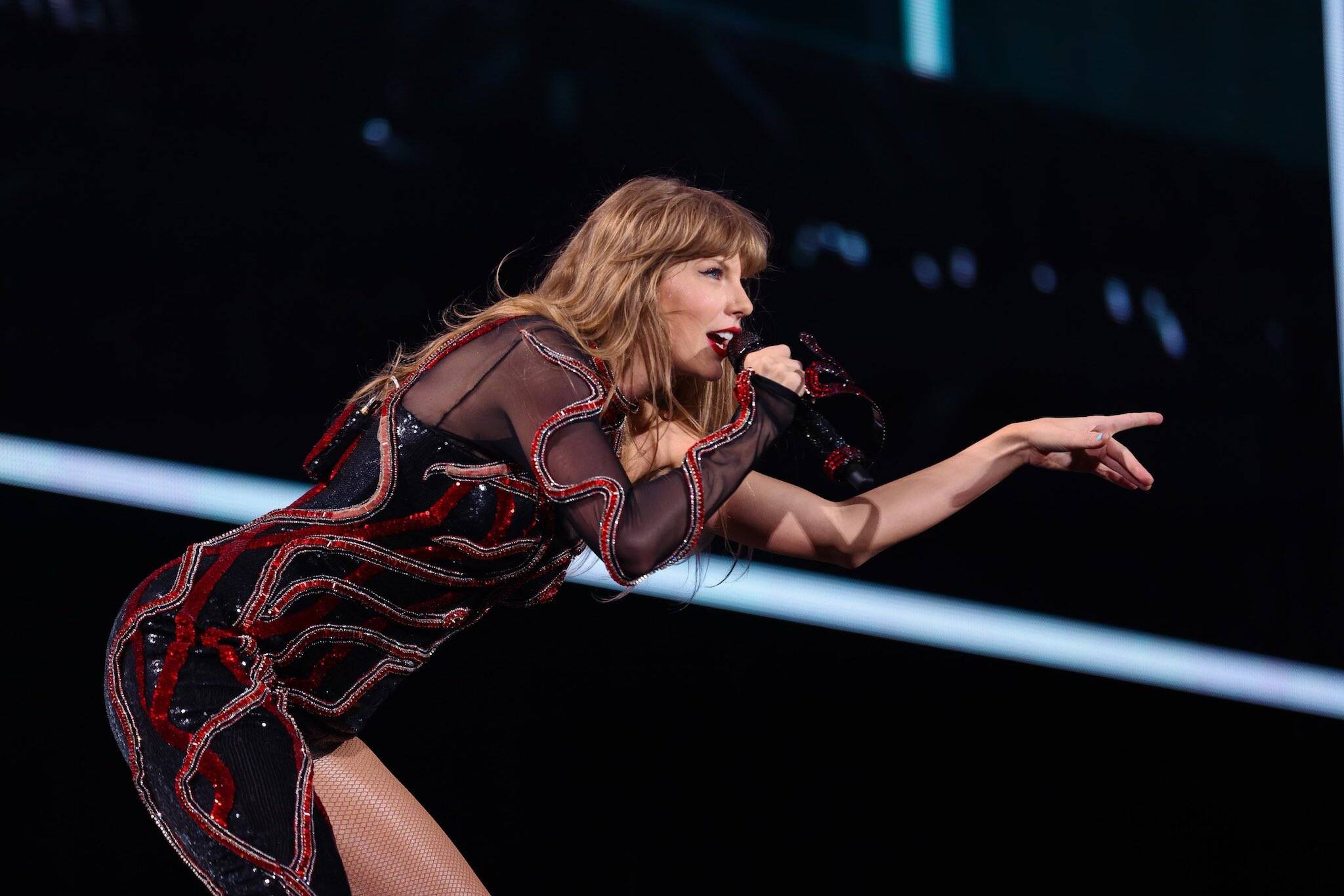 Taylor Swift fans curse out Ticketmaster over expensive Toronto Eras