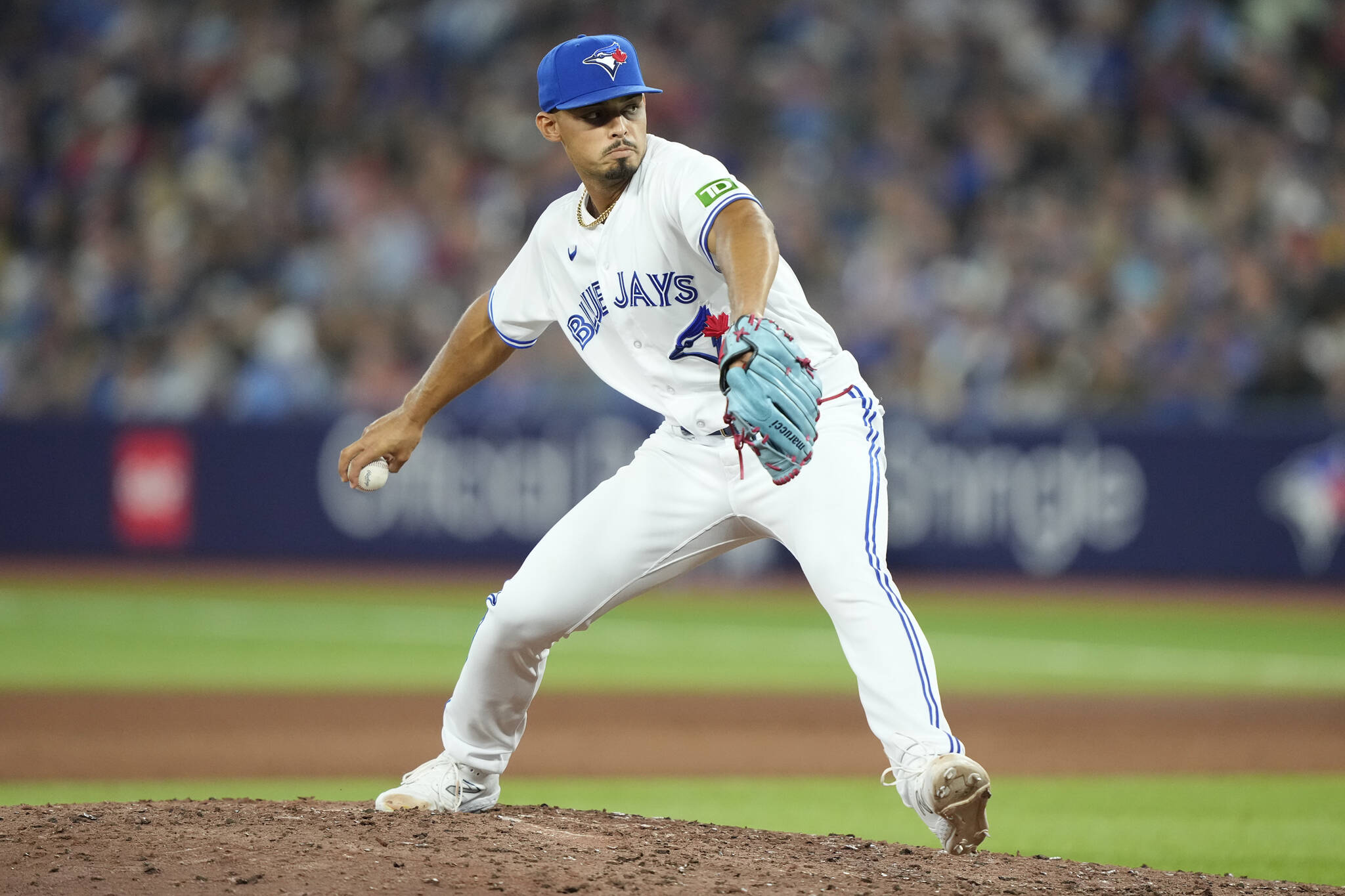 Blue Jays get reliever Jordan Hicks in trade with Cardinals