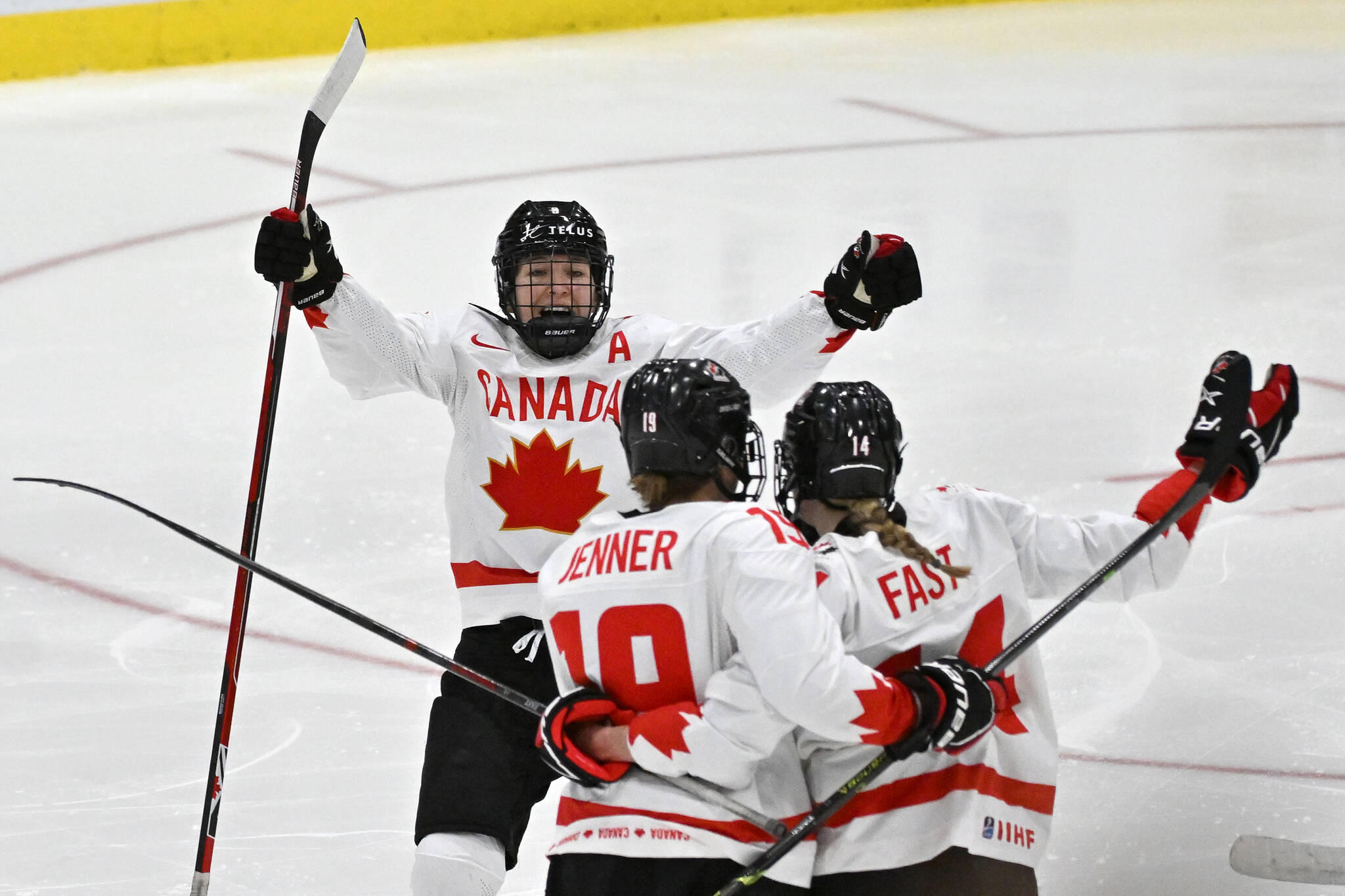 New women's hockey league projected to launch in January after PHF  purchase: reports