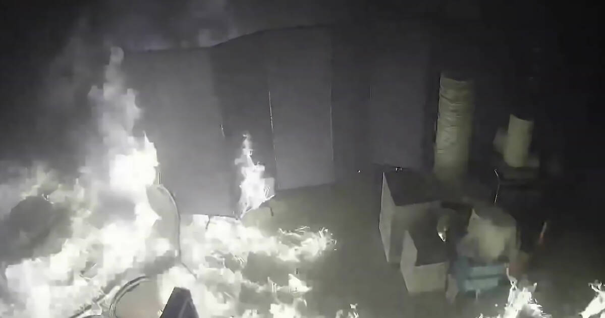 令人震惊的视频显示纵火犯在多伦多地区商场纵火