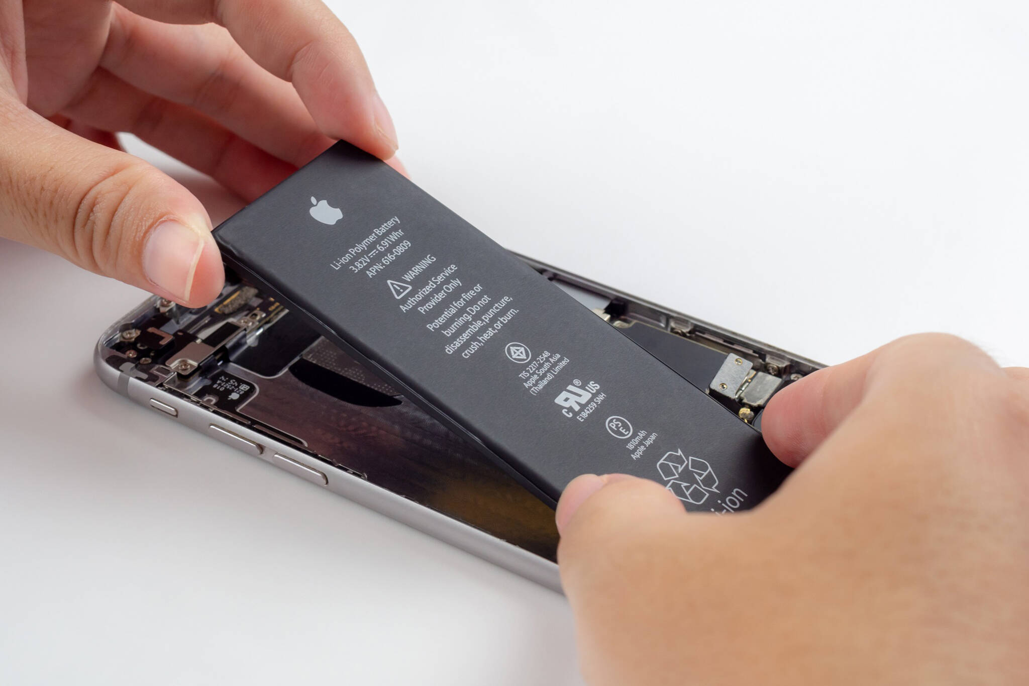 Apple could pay Canadians up to 14.4 million in iPhone battery class