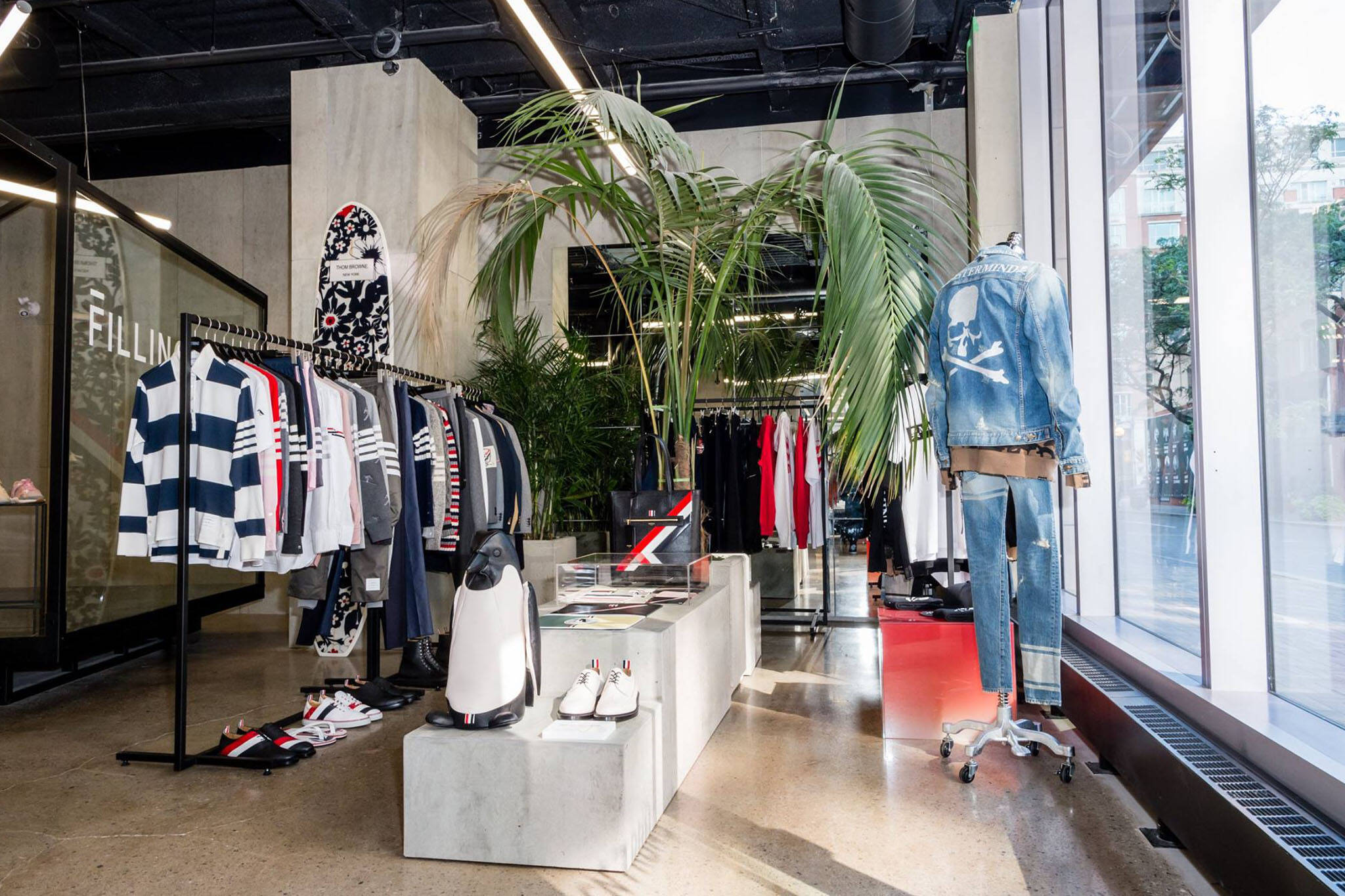 Popular clothing brand quietly closes one of its three Toronto stores for  good