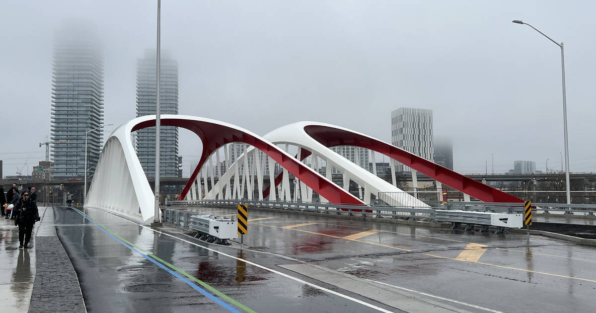 多伦多刚刚开通了两座惊艳的新桥梁