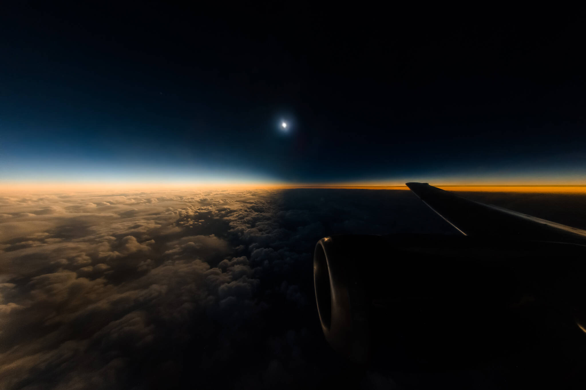 solar eclipse from plane