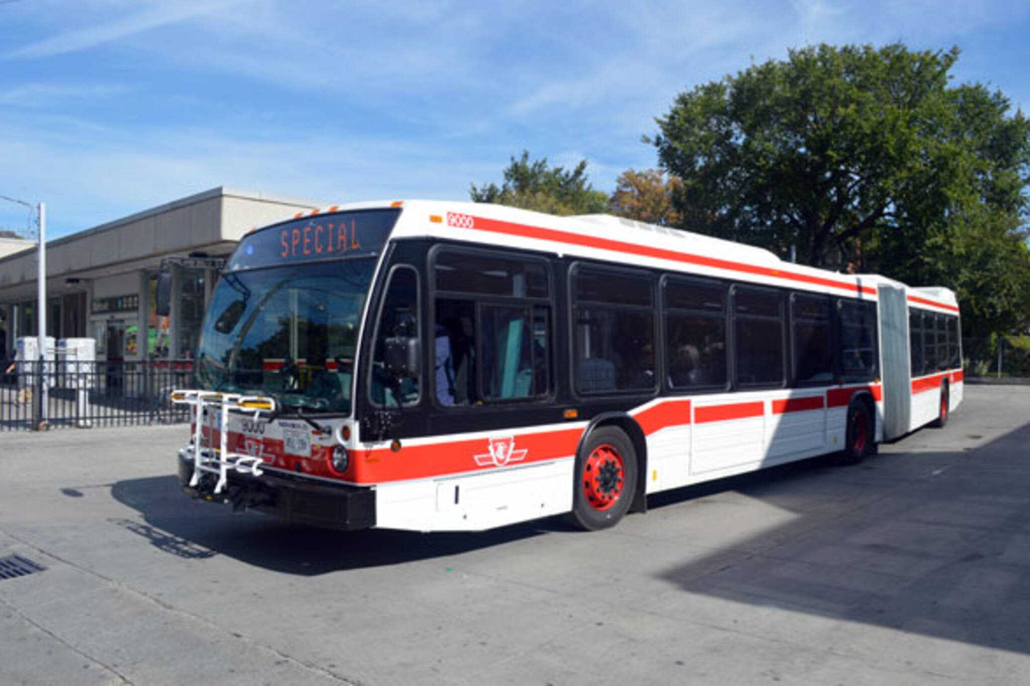 Up close and personal with the TTC's new bendy bus