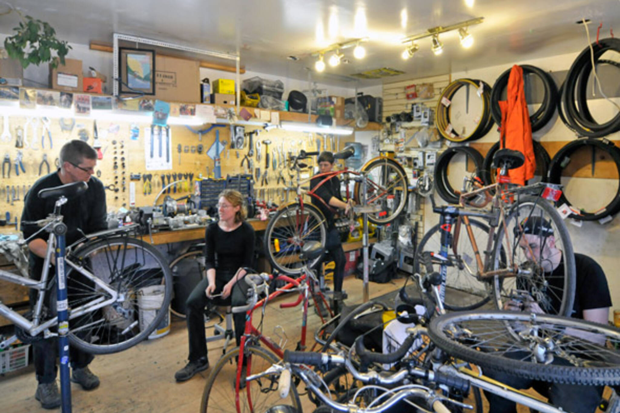 Harbord bike repair shop offers 32-step tune-up - 486e 201147 Bike Joint Main