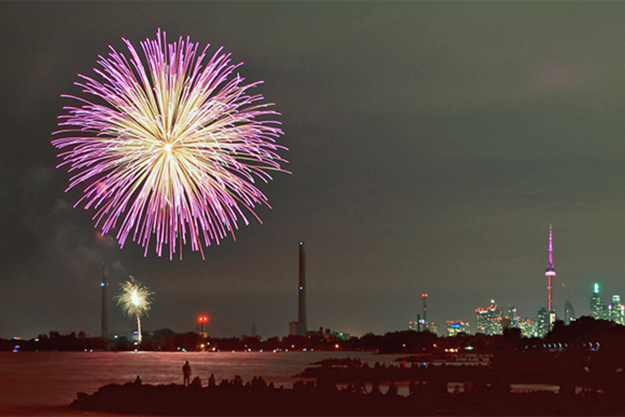 victoria day fireworks toronto 2015