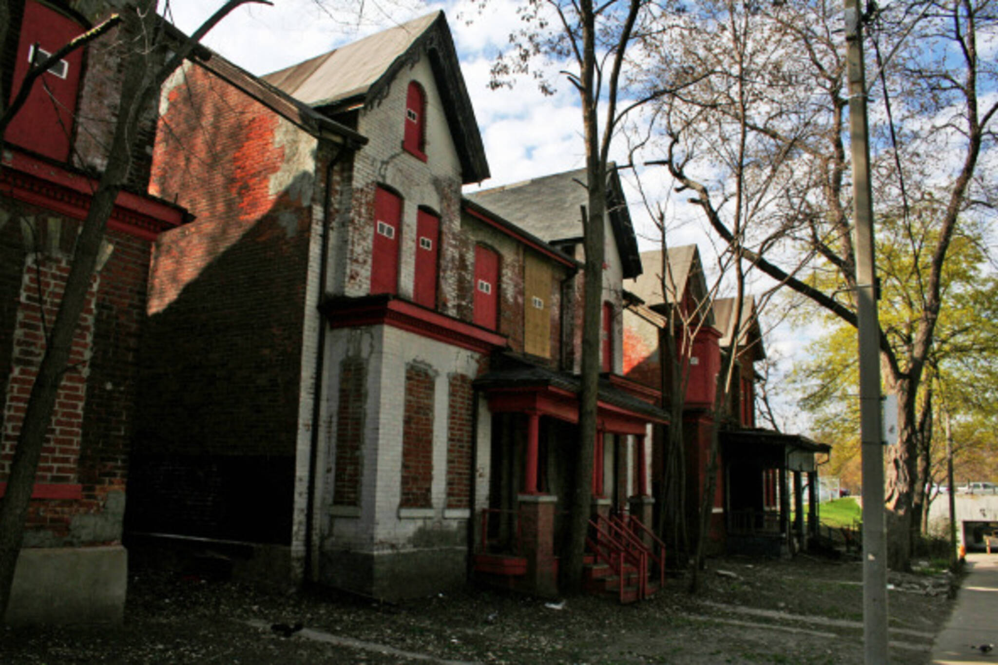 Abandoned Homes on Glen Road