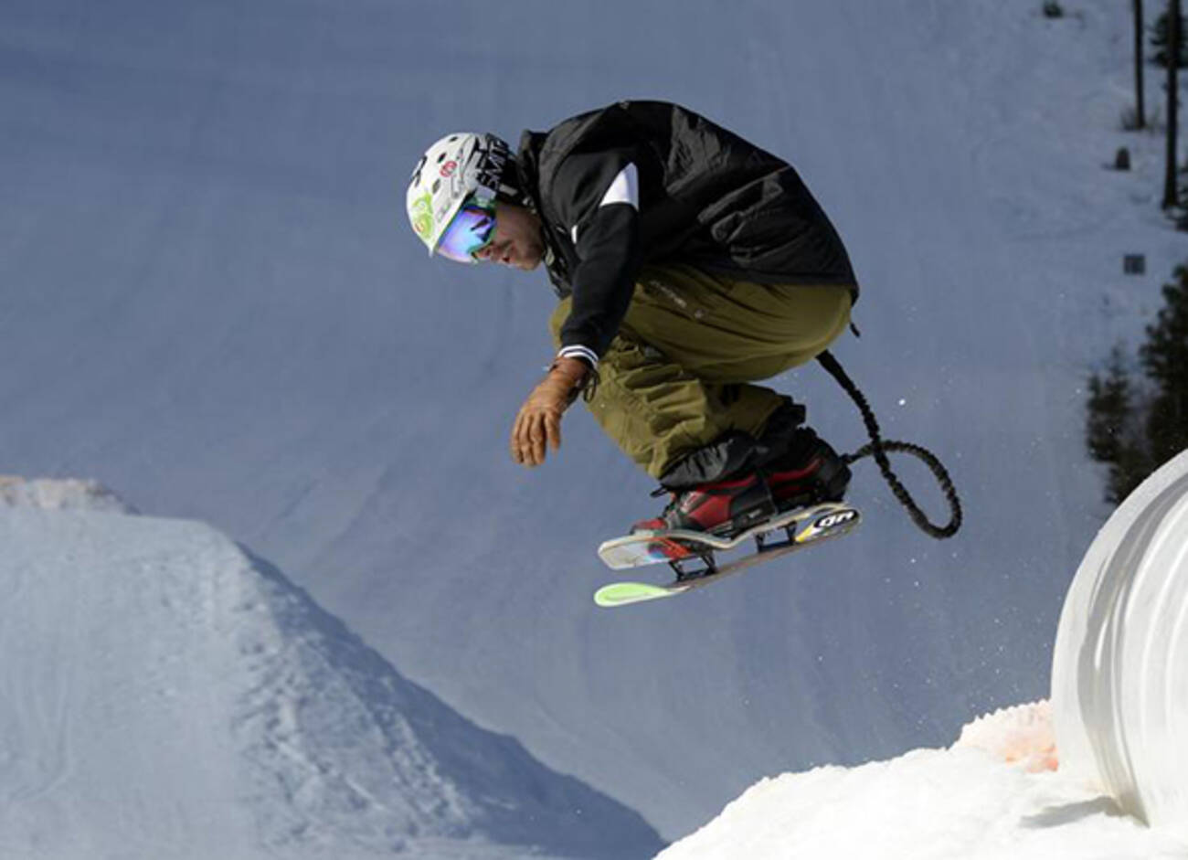 Snowskating surges in popularity around Toronto