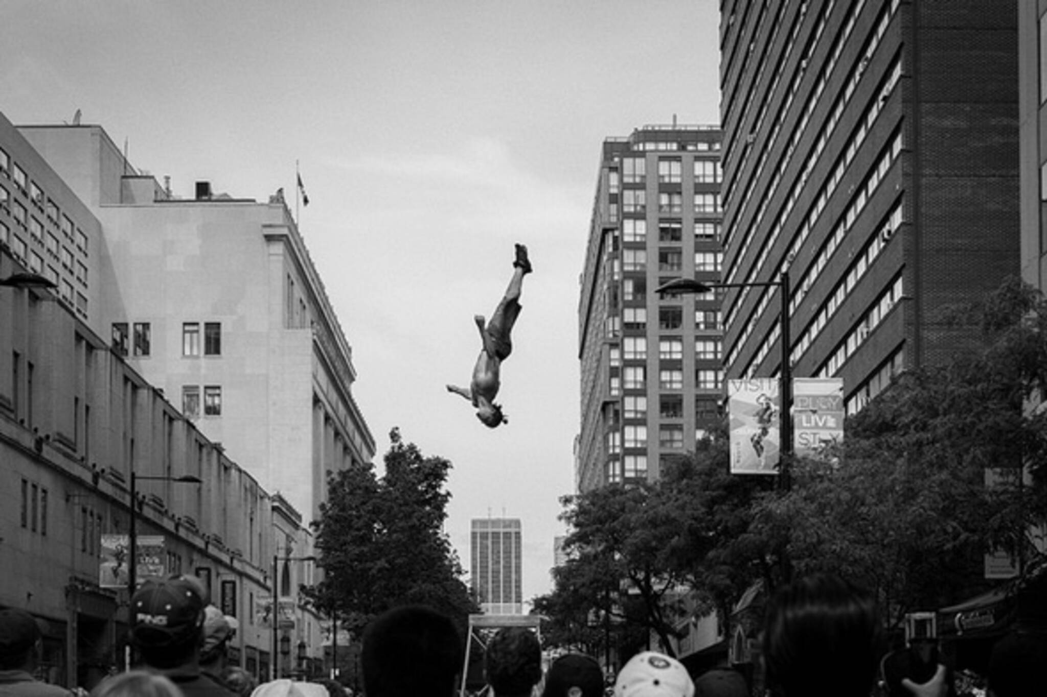 Buskerfest acrobatics