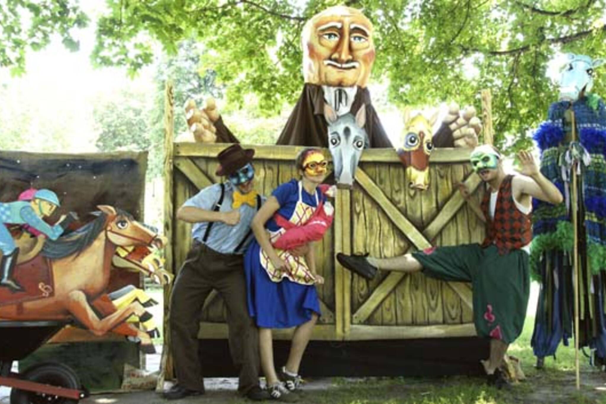 Horse Feathers performed by Clay & Paper Theatre in Dufferin Grove Park in Toronto
