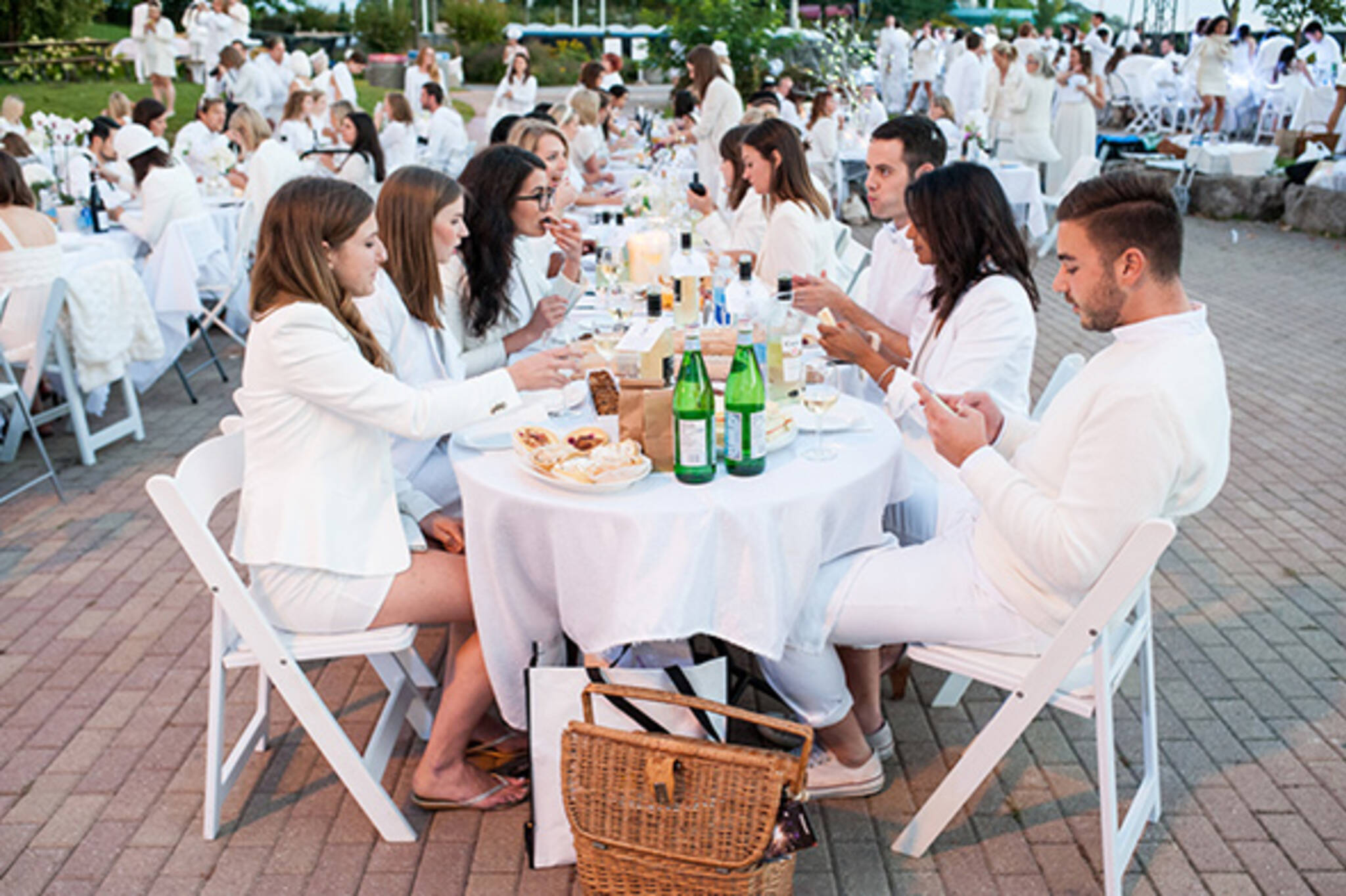 Diner en Blanc returns to Toronto this summer