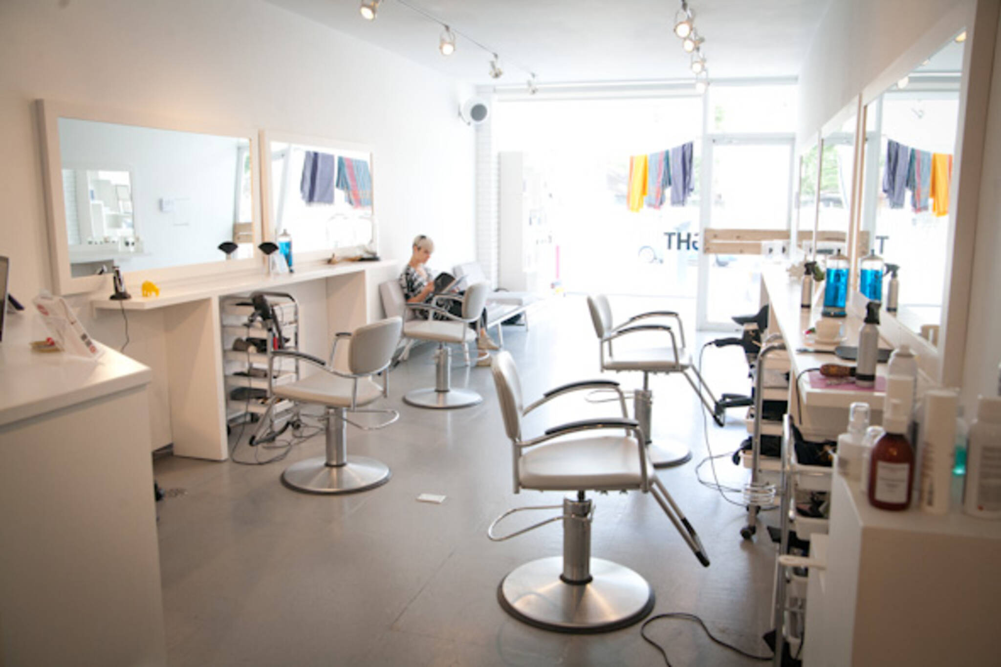 dundas west hair salon
