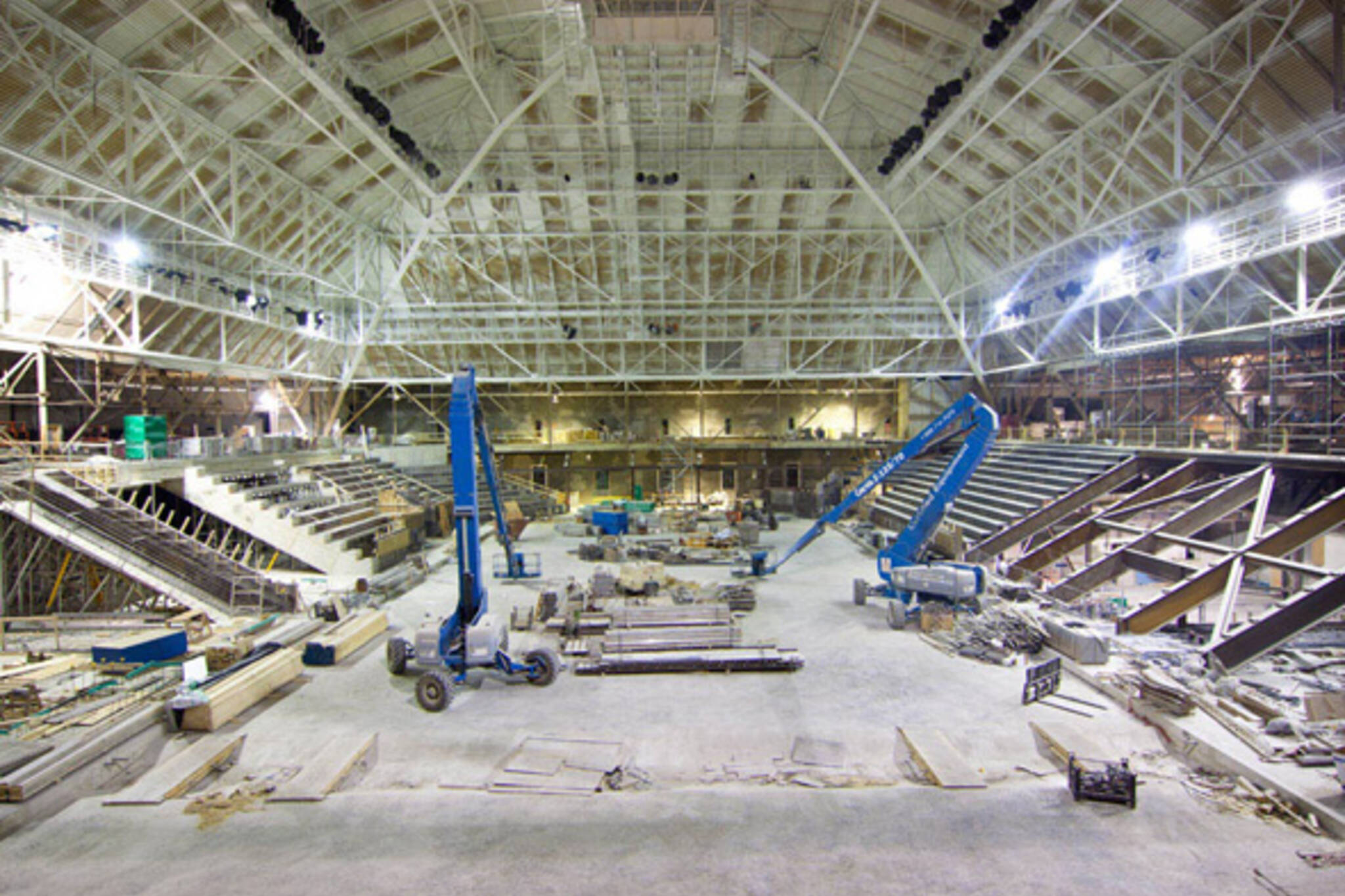 The New Maple Leaf Gardens Takes Shape