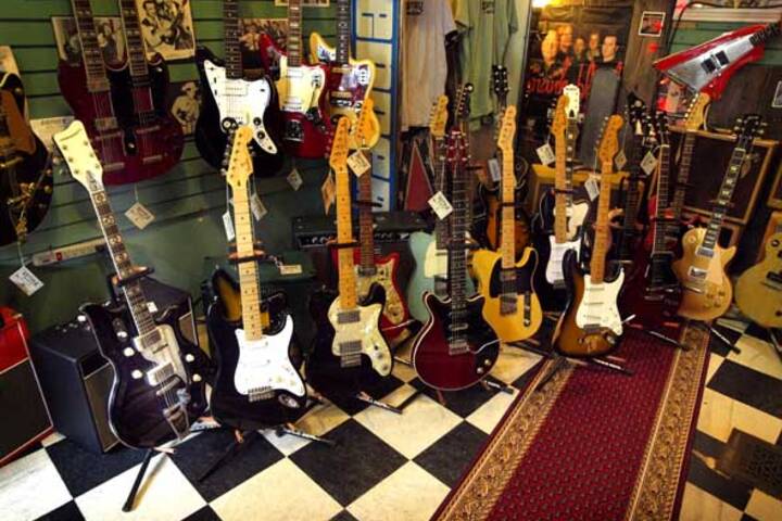 Paul's Boutique  Toronto's finest vintage musical instruments