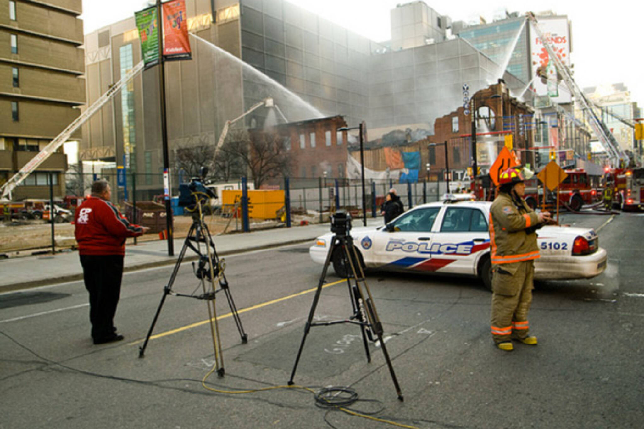 Fire at Yonge and Gould