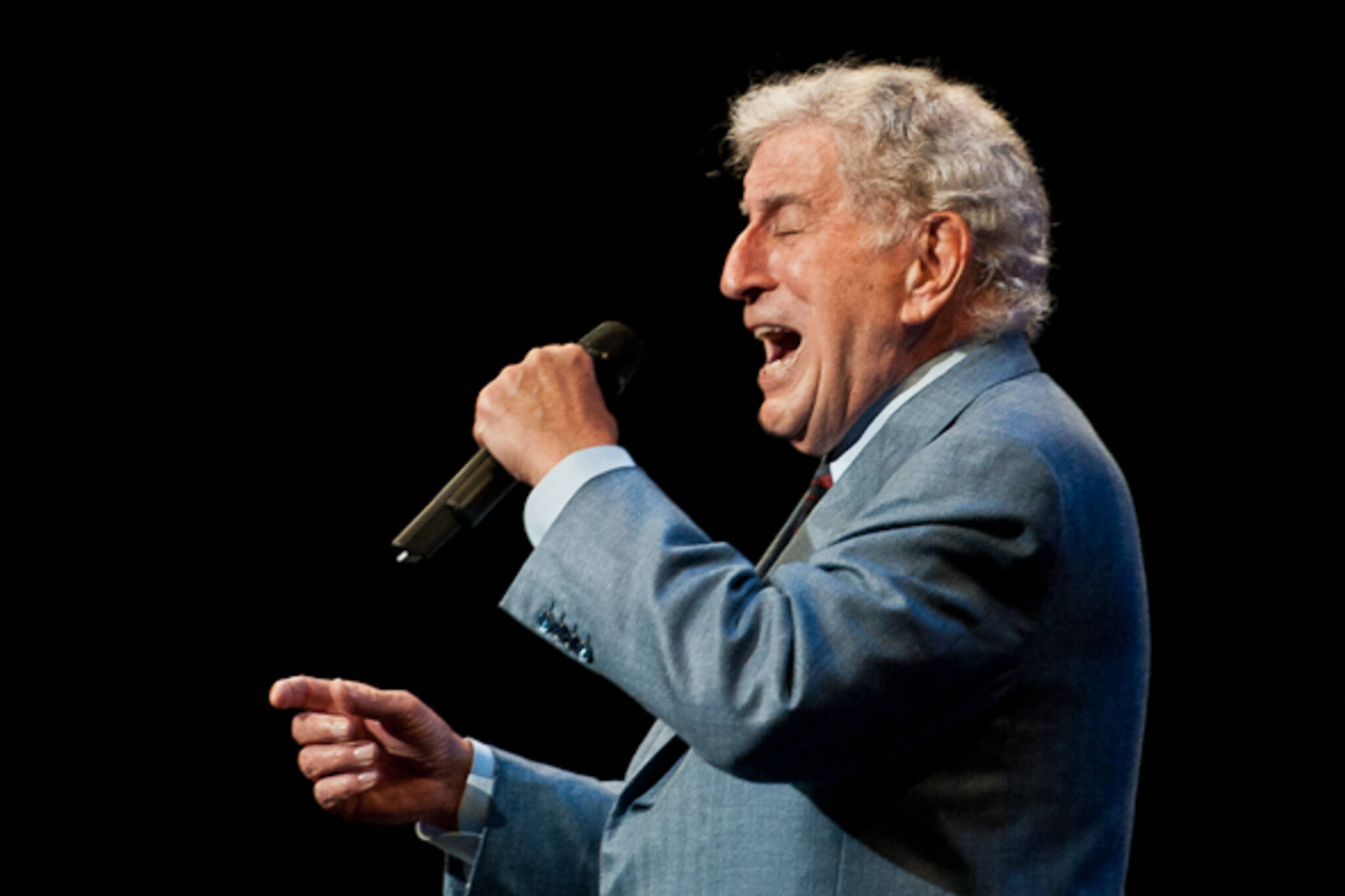 Tony Bennett loses a battle with the weather