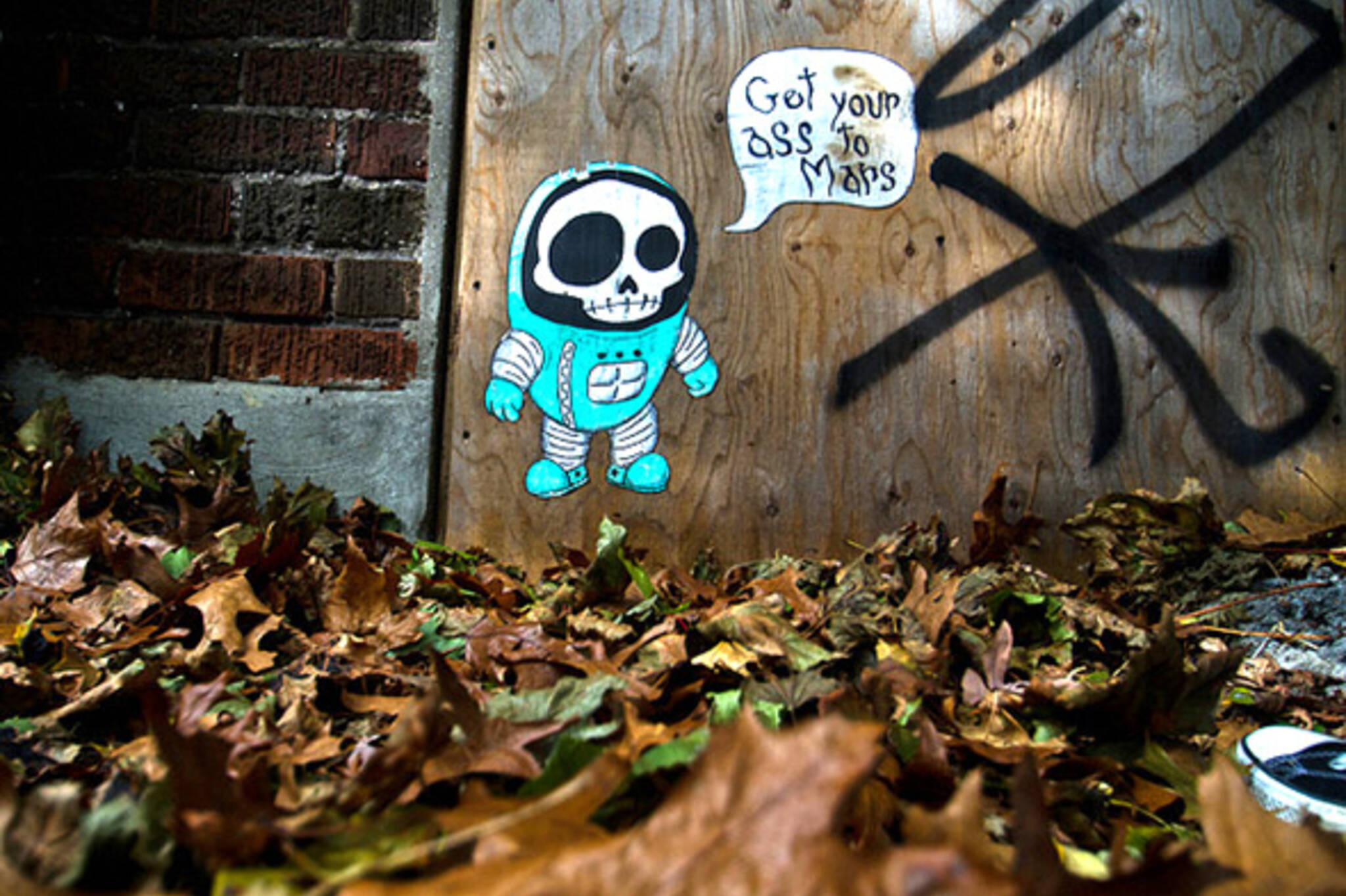 graffiti, alley, fall
