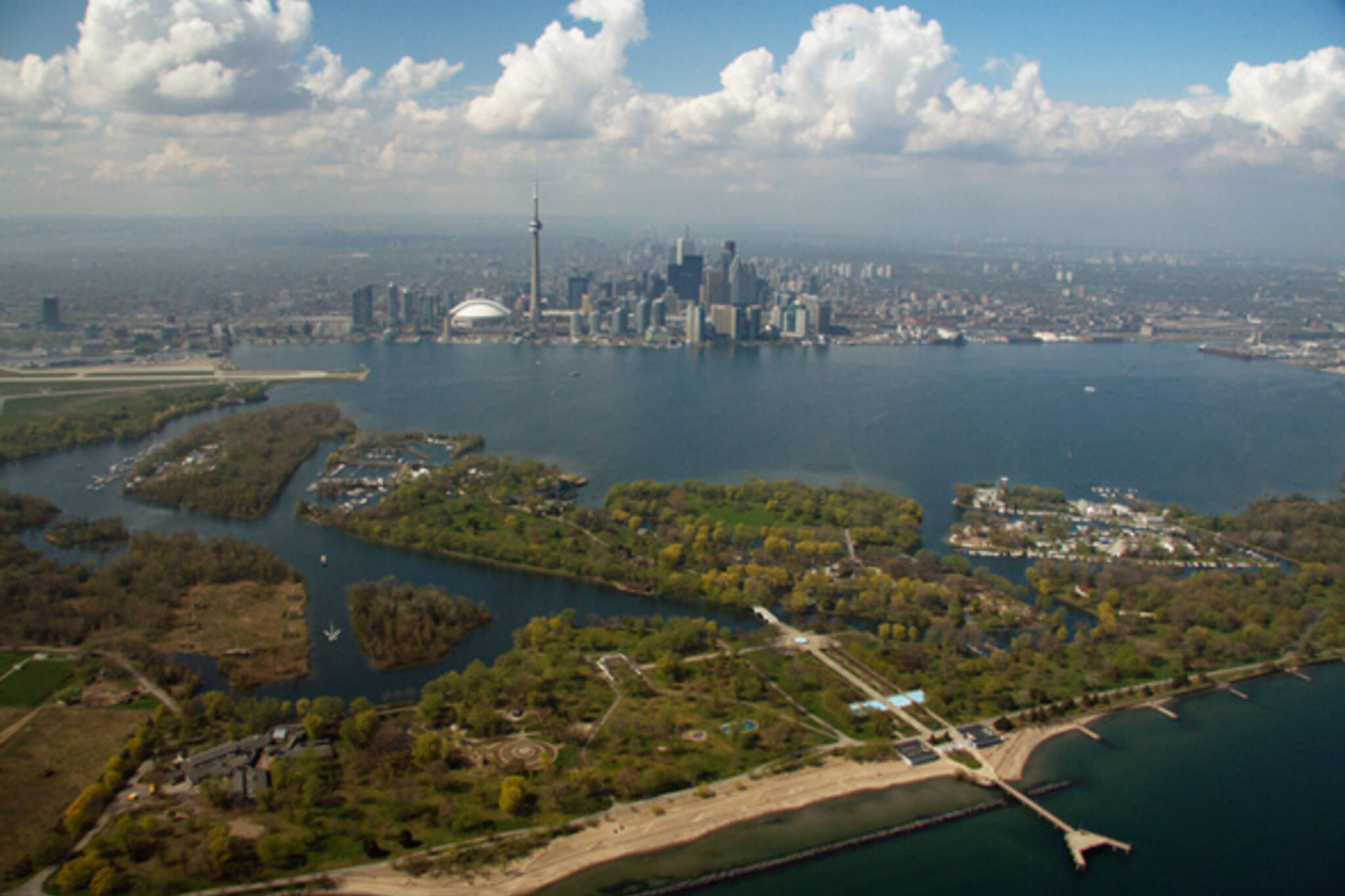 Озеро в центре острова. Острова Торонто. Торонто Исланд. Centre Island Торонто. Озеро Онтарио Торонто.