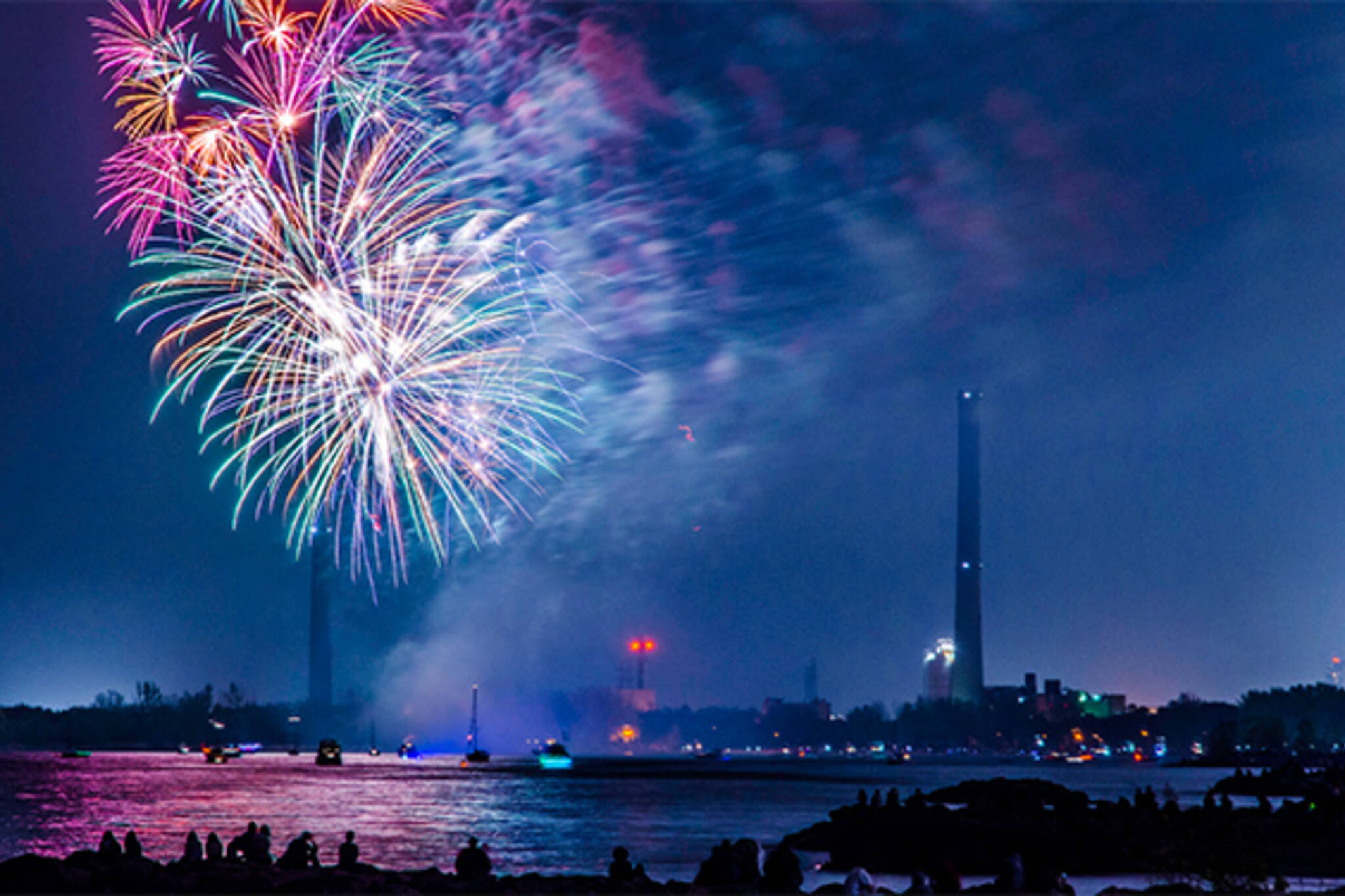 Victoria Day fireworks in Toronto 2016