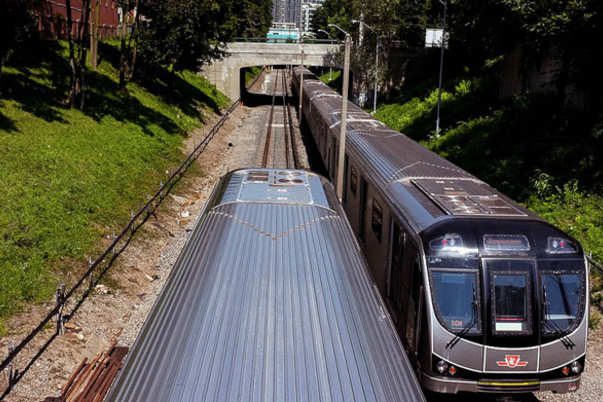 toronto subway tracks rocket train