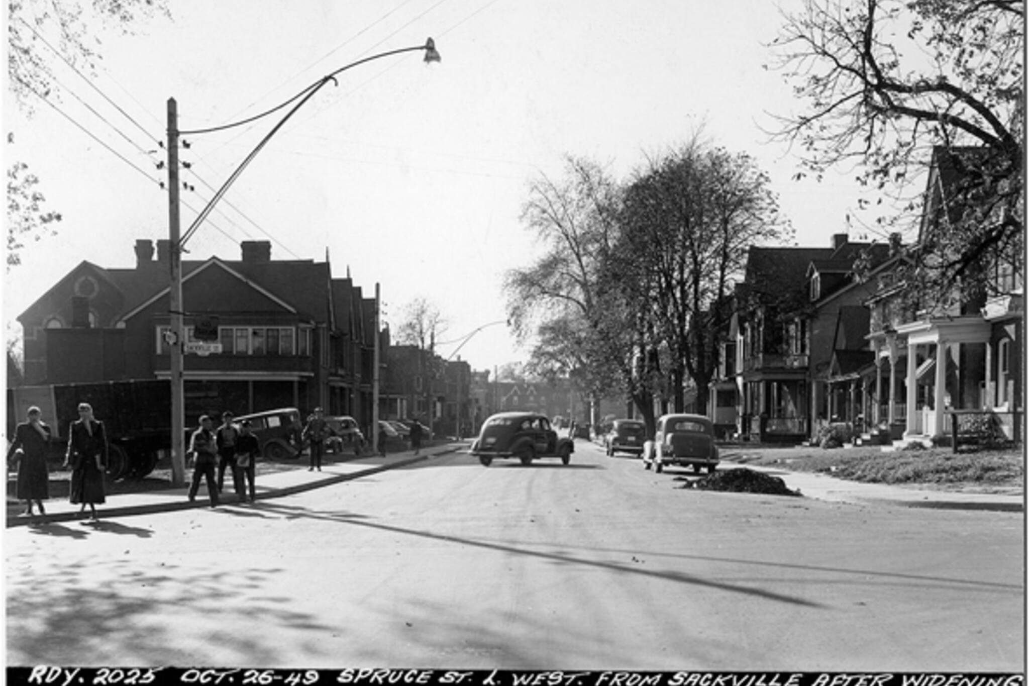 Toronto, Cabbagetown, Don Vale, Spruce Street, Sackville Street, Victorian architecture, gentrification, urban renewal, 1949
