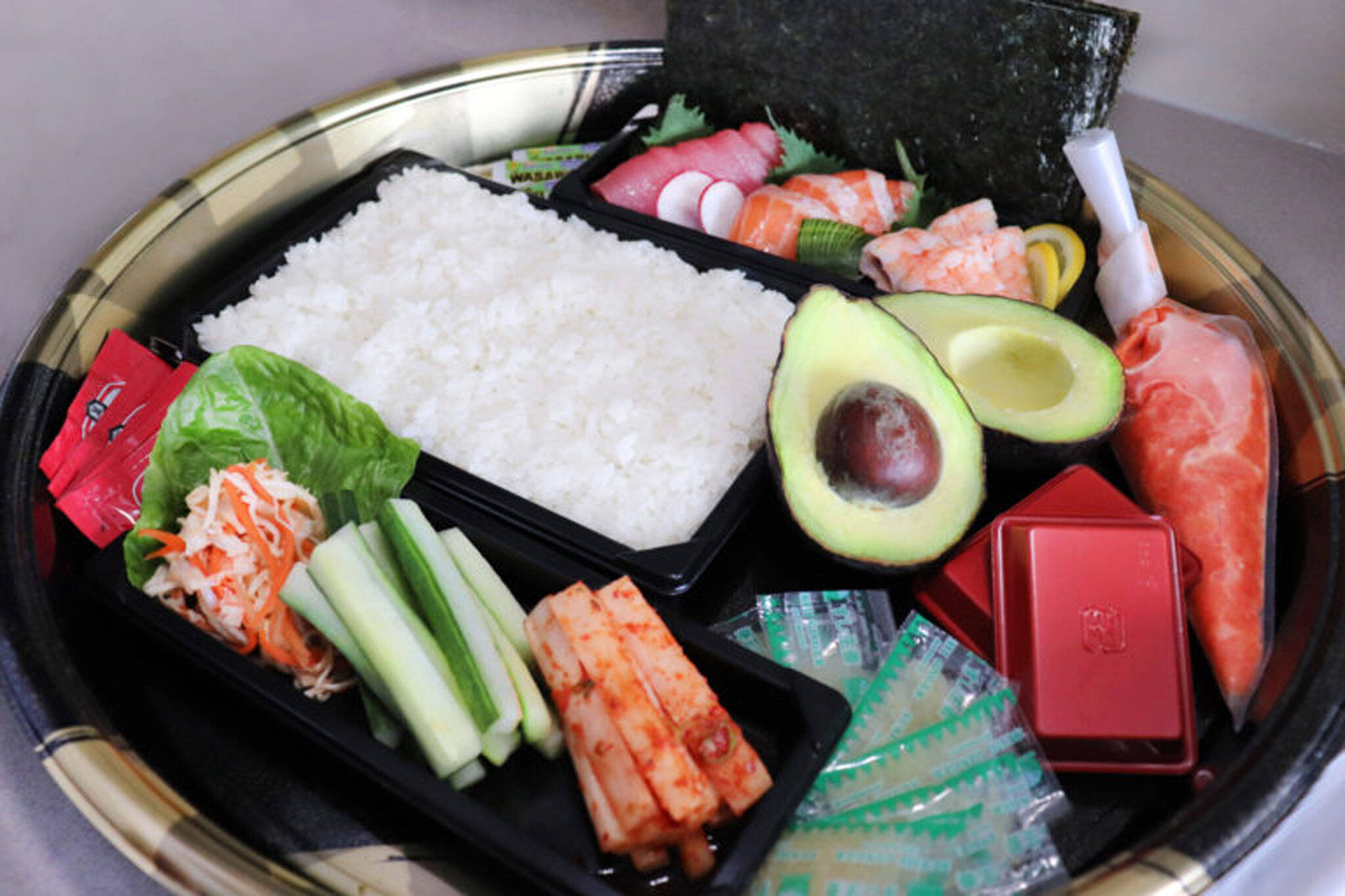 https://media.blogto.com/articles/miku-sushi-kit-toronto.jpg?w=2048&cmd=resize_then_crop&height=1365&quality=70
