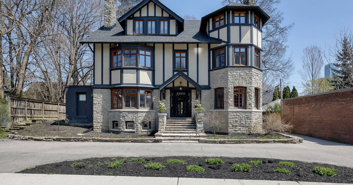 This  million Toronto home was built by the same people as Osgoode Hall