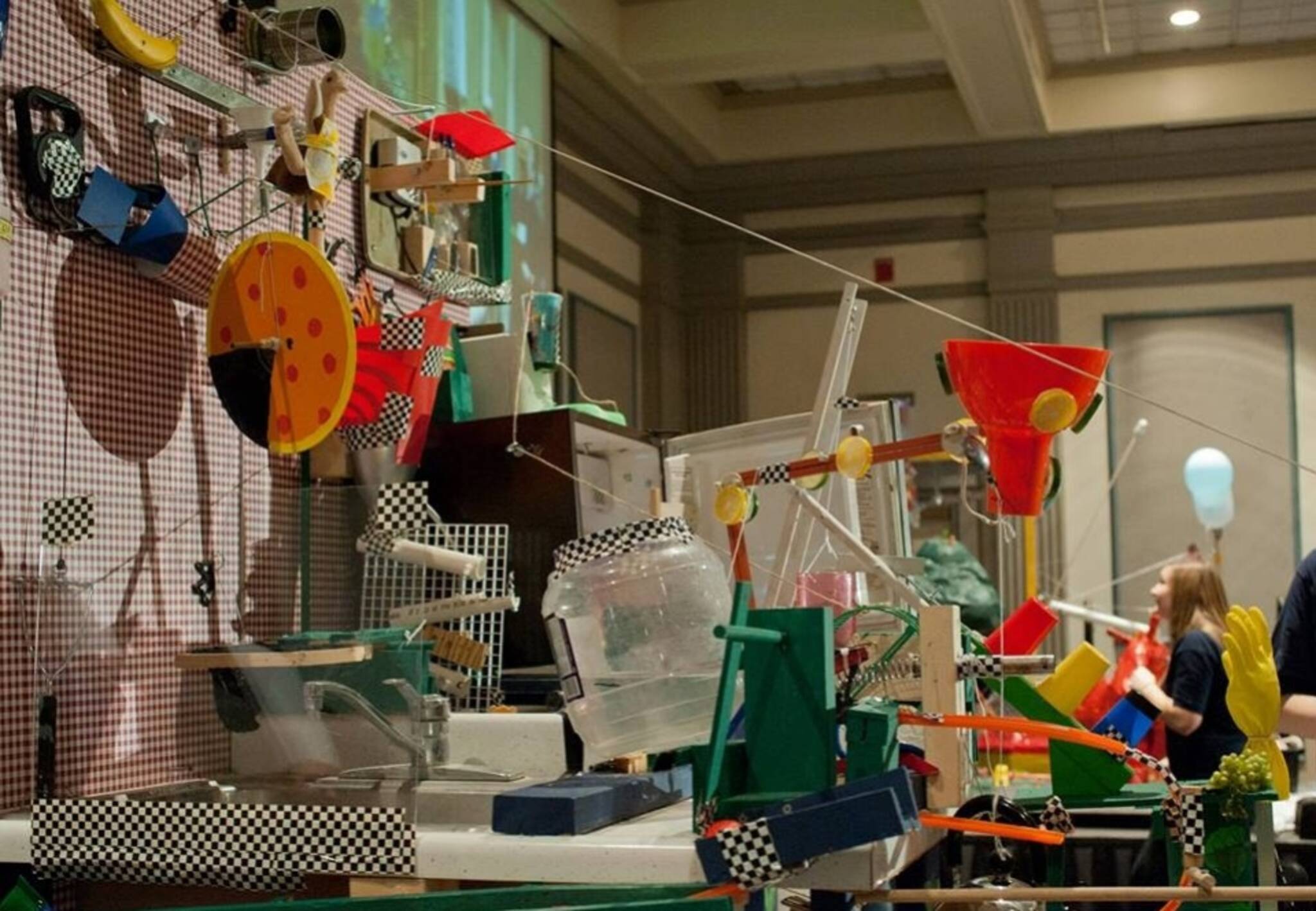 Do Rube Goldberg machines exist in the world?