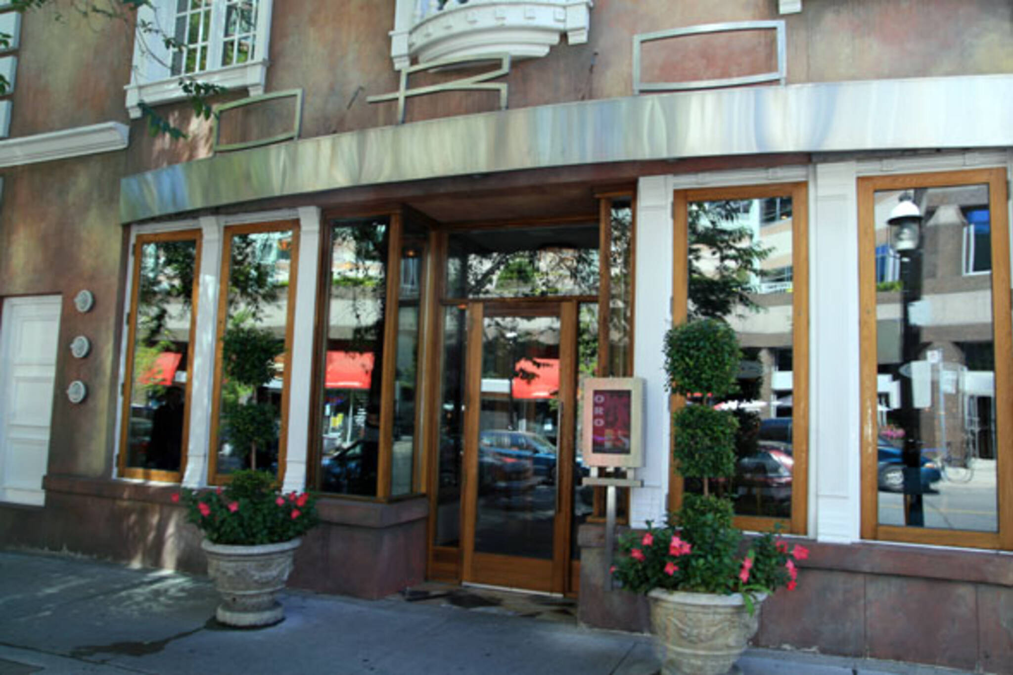 Oro Restaurant