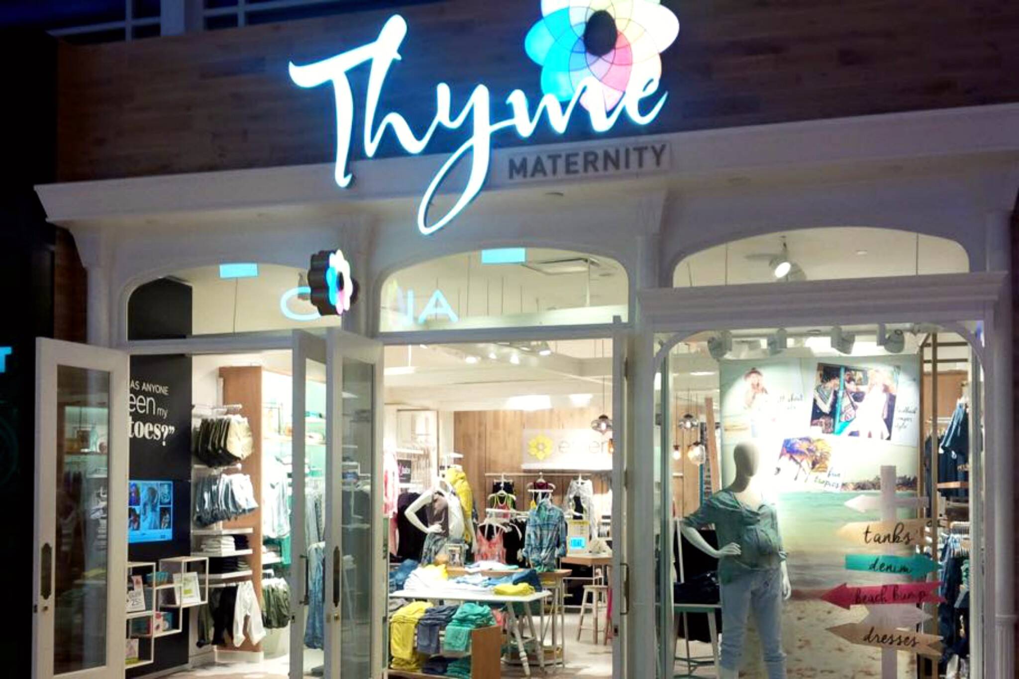 https://media.blogto.com/listings/20190309-thyme-maternity-1.jpg?w=2048&cmd=resize_then_crop&height=1365&quality=70