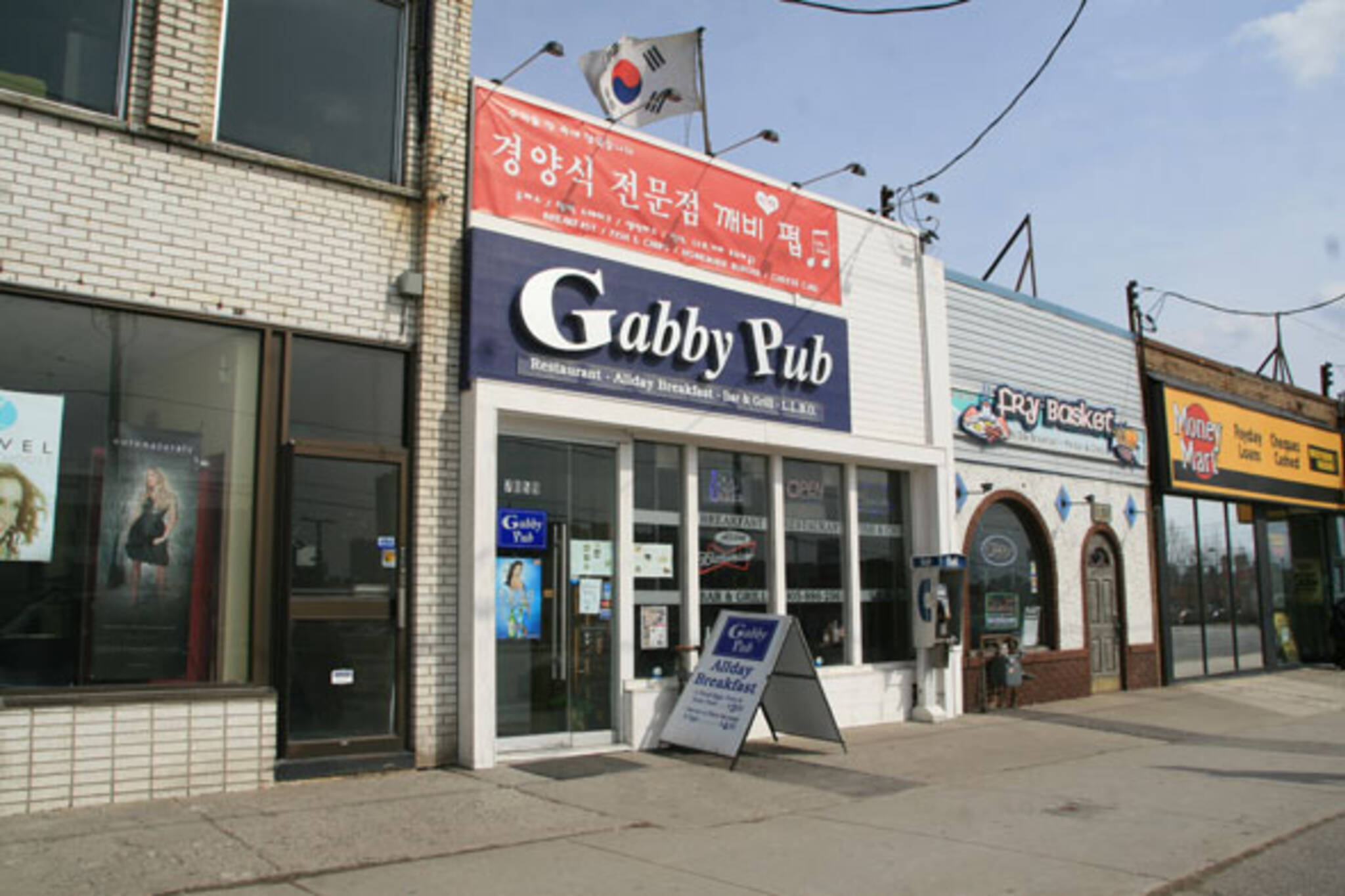 Gabby Pub Toronto