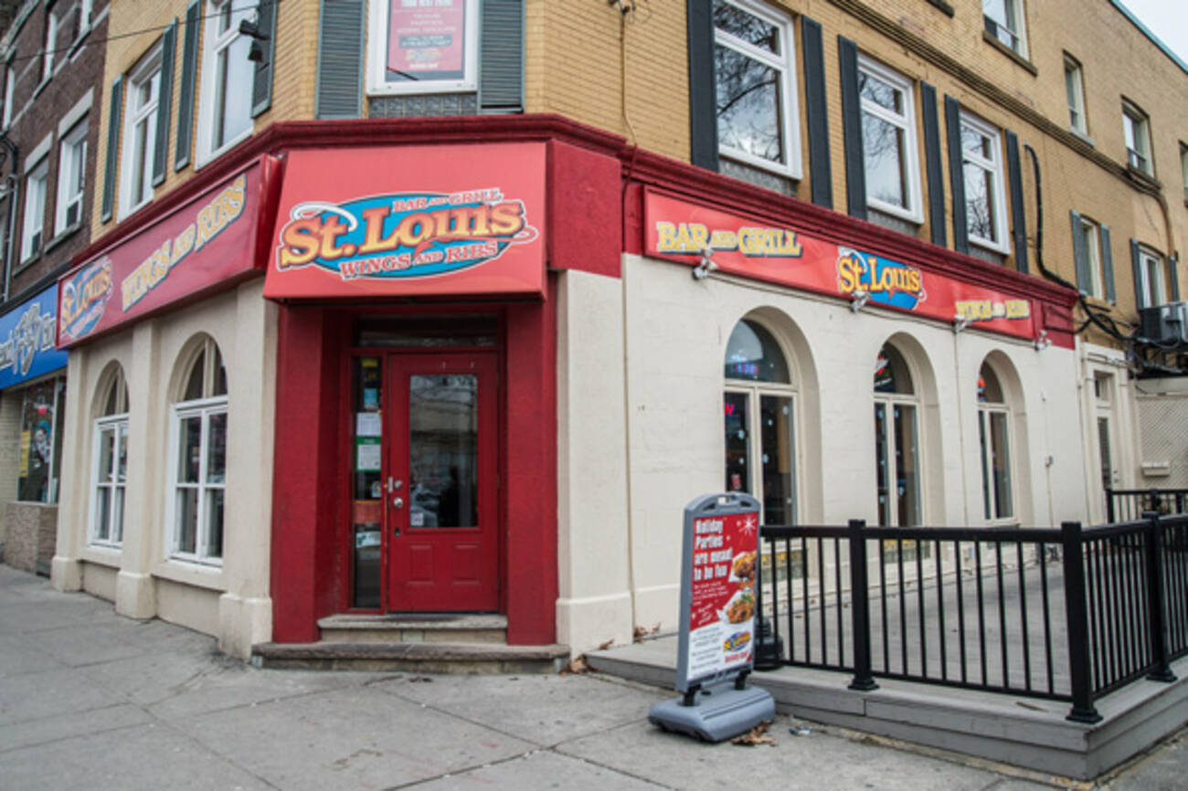 St. Louis Bar & Grill (Beaches) - blogTO - Toronto