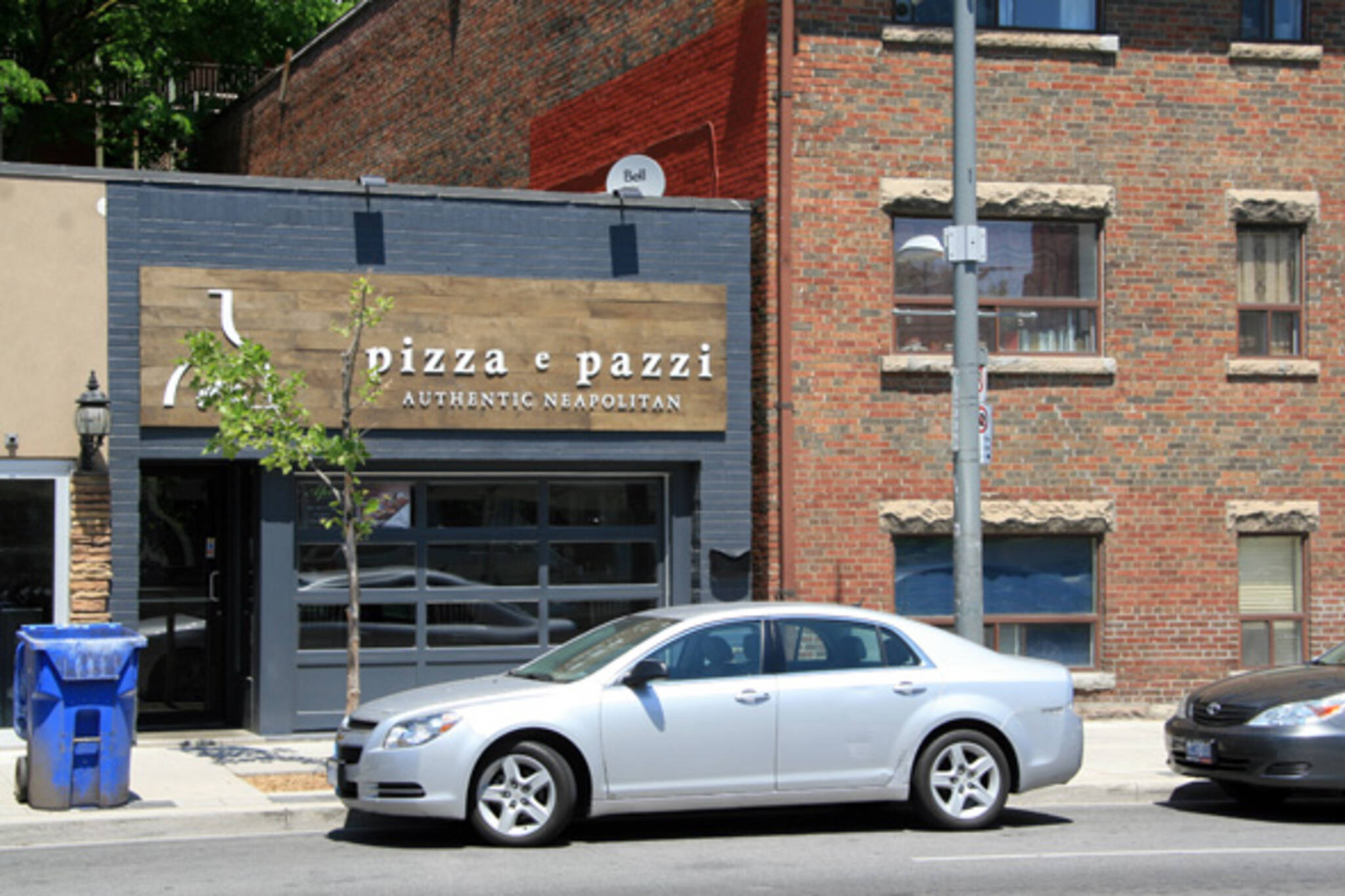 Pizza e Pazzi 672 st. clair west