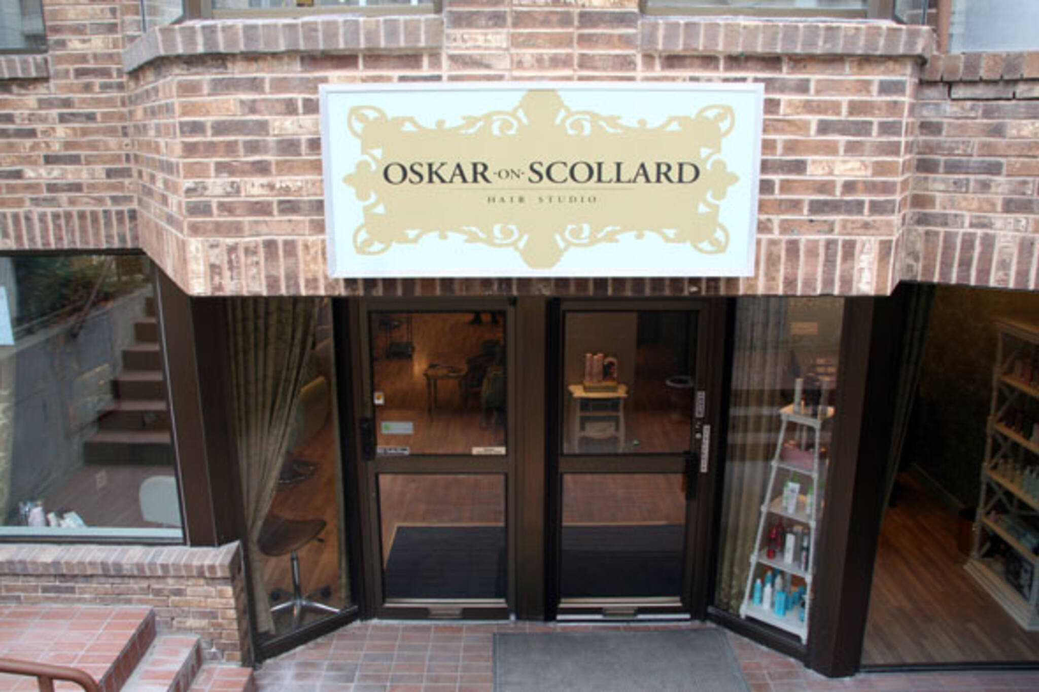 Oskar On Scollard Salon Toronto