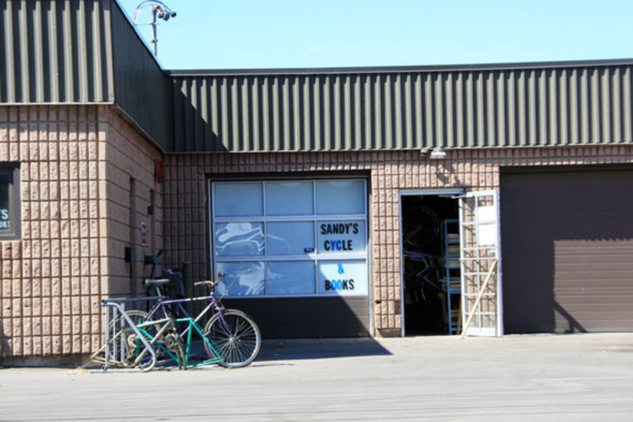 sandys cycle and book shop