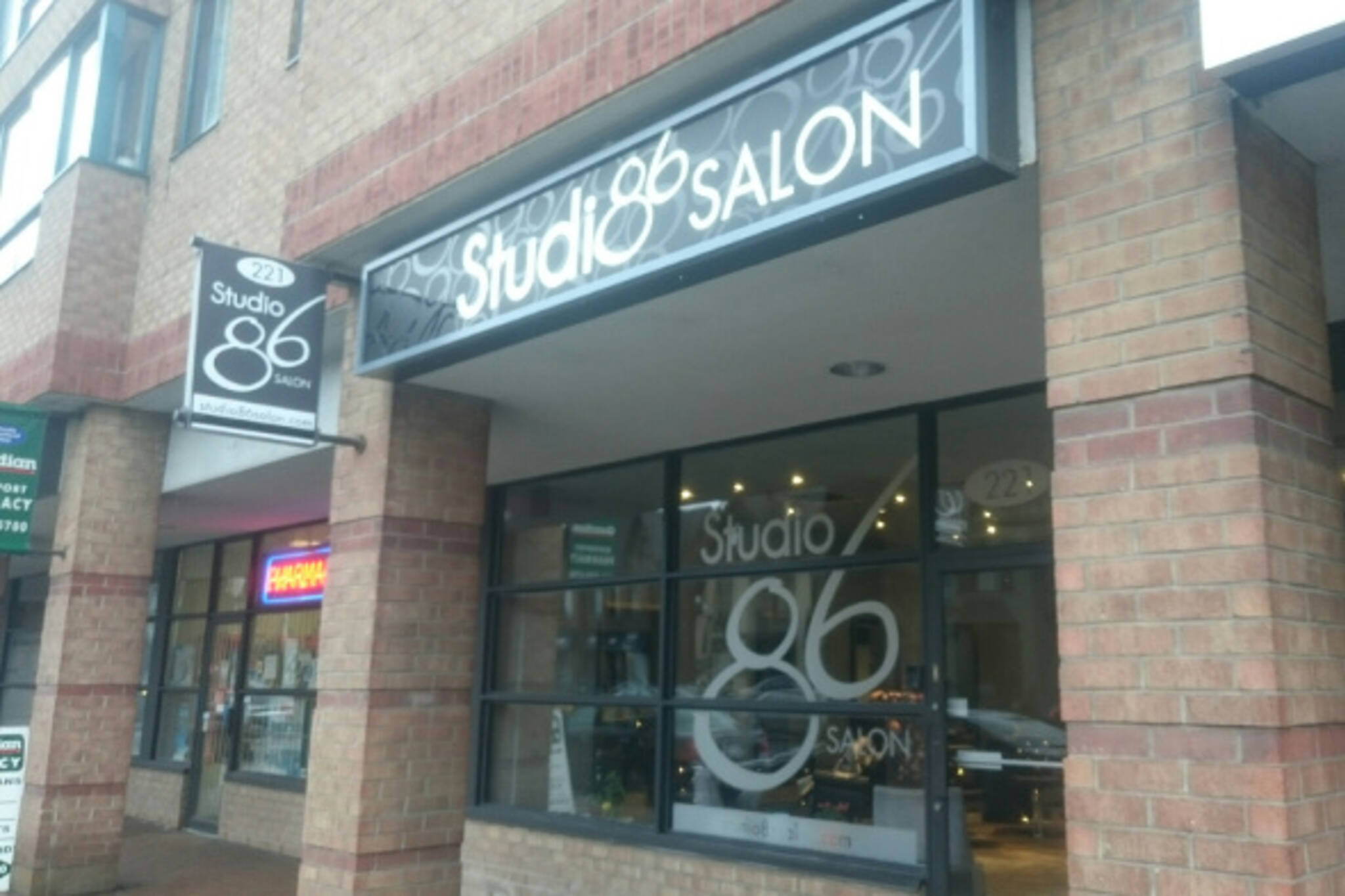 Studio 86 Salon