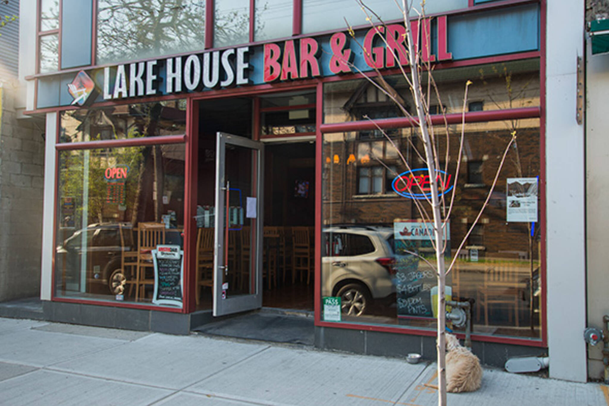 Lake House Bar Grill