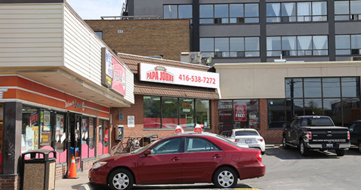 Papa John's Pizza College - blogTO - Toronto