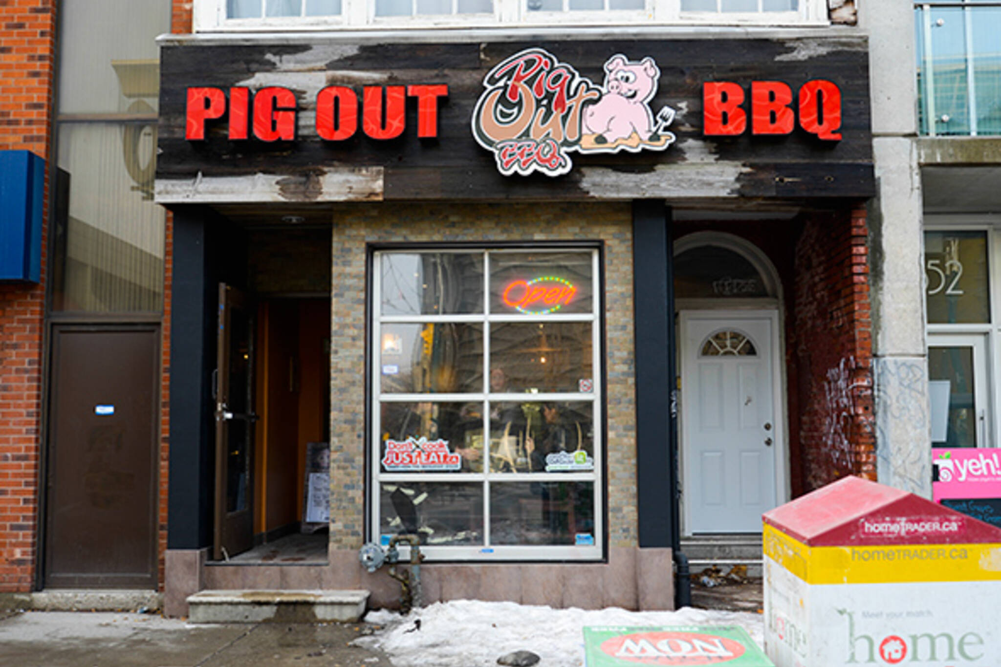 pig out bbq