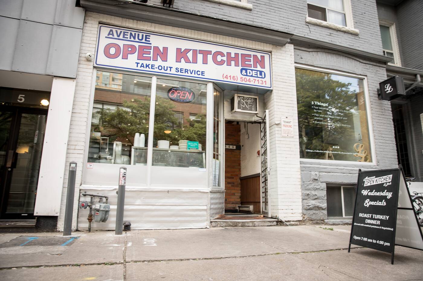 Avenue Open Kitchen Toronto