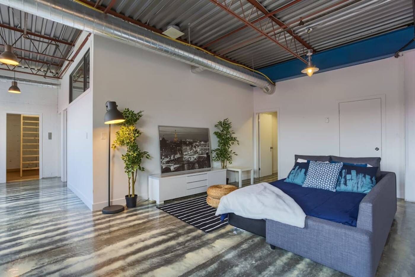 airbnb loft toronto