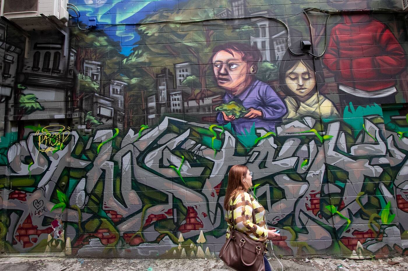 graffiti alley toronto