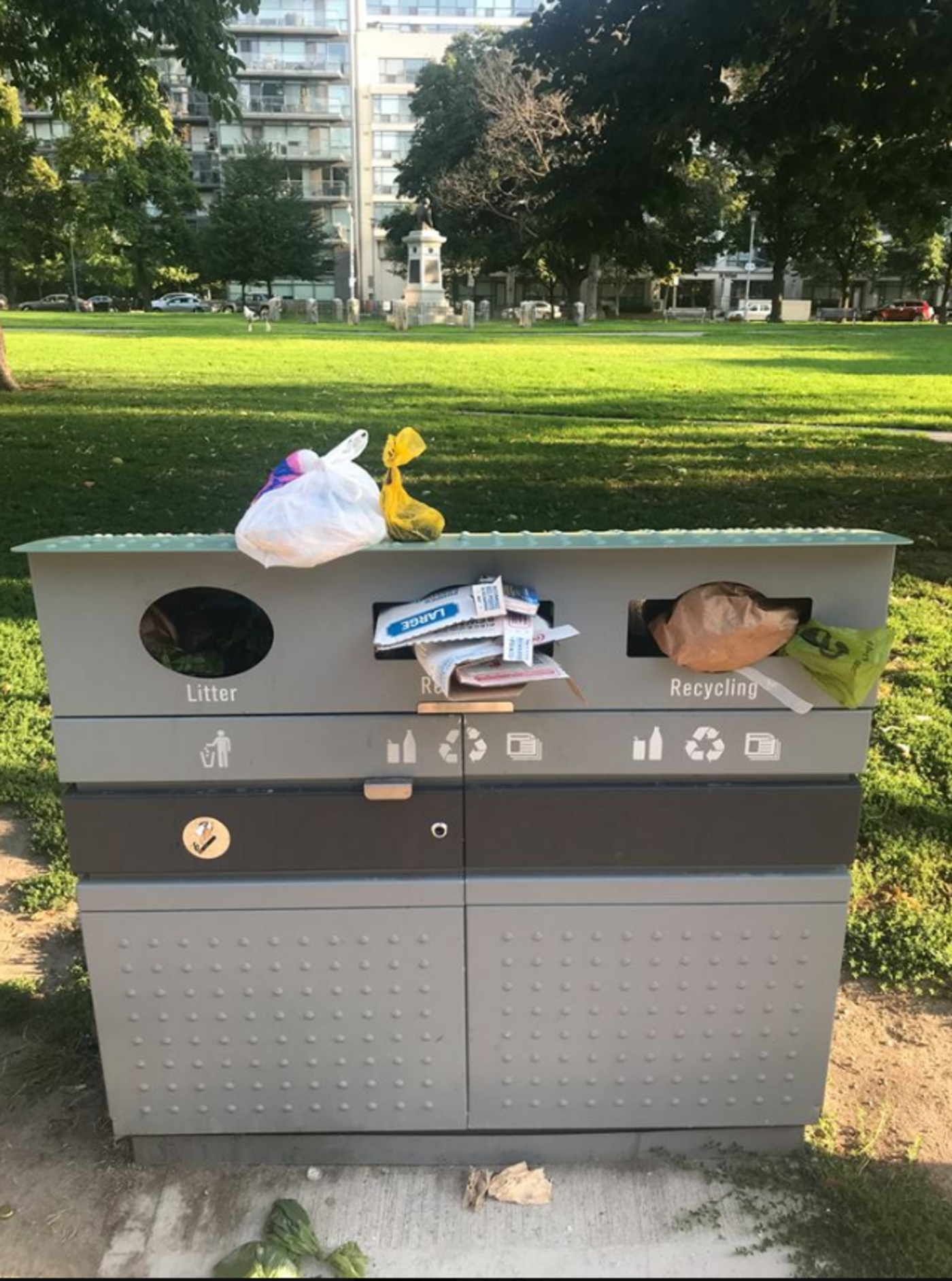 victoria square memorial park garbage problem