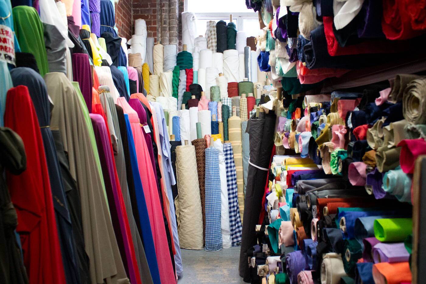 Unraveling Toronto's Finest Fabric Shops [2024 ]