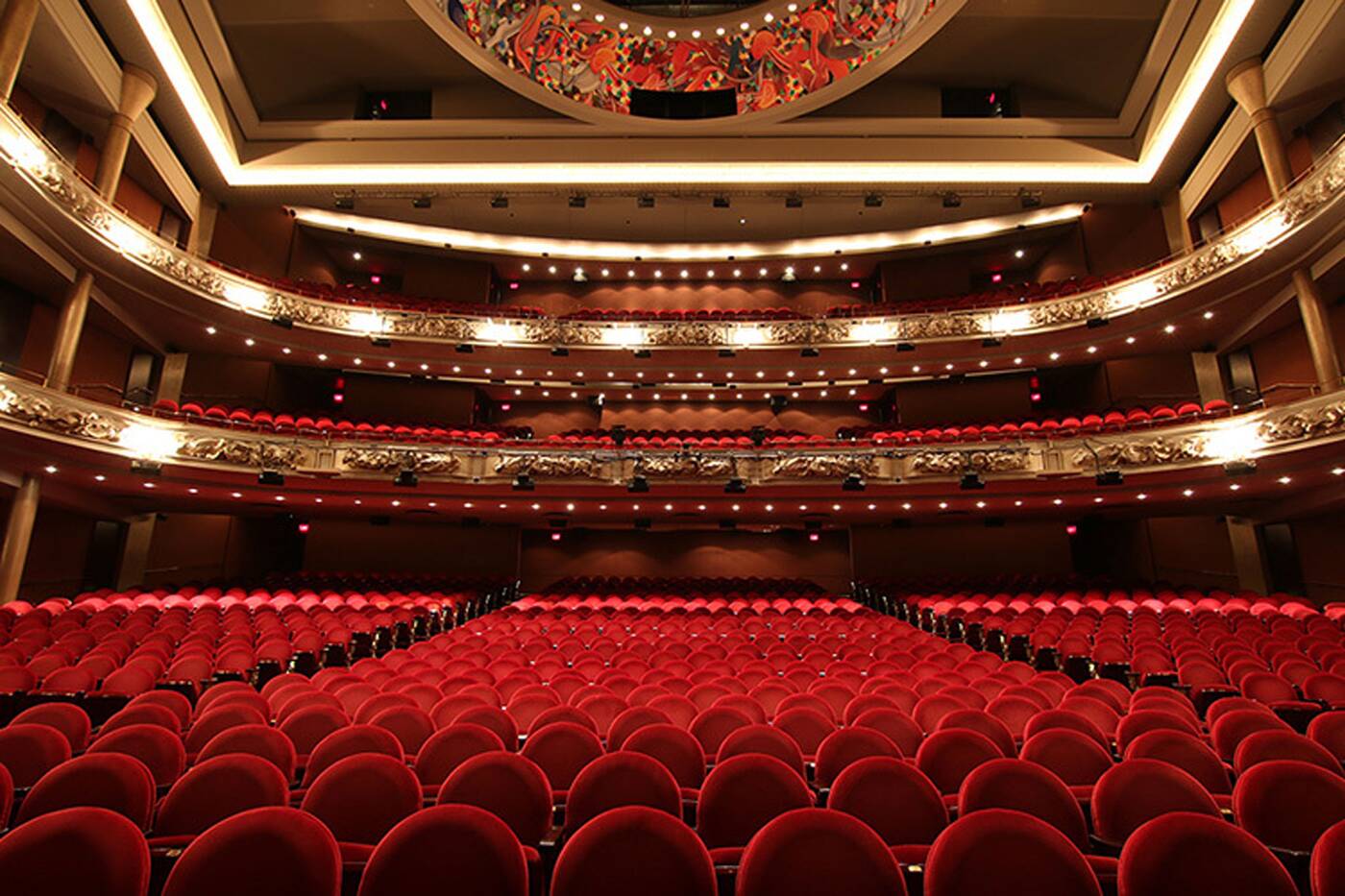 How many theatres. Театр в Торонто. Princess of Wales Theatre. Duchess Theatre London. Beautiful Theatres.